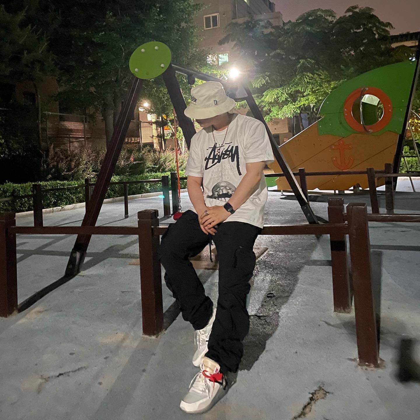 Nike x Off-White Air Max 90 The Ten, Stussy x Rick Owens 40 WT T-Shirt 착용 스타일