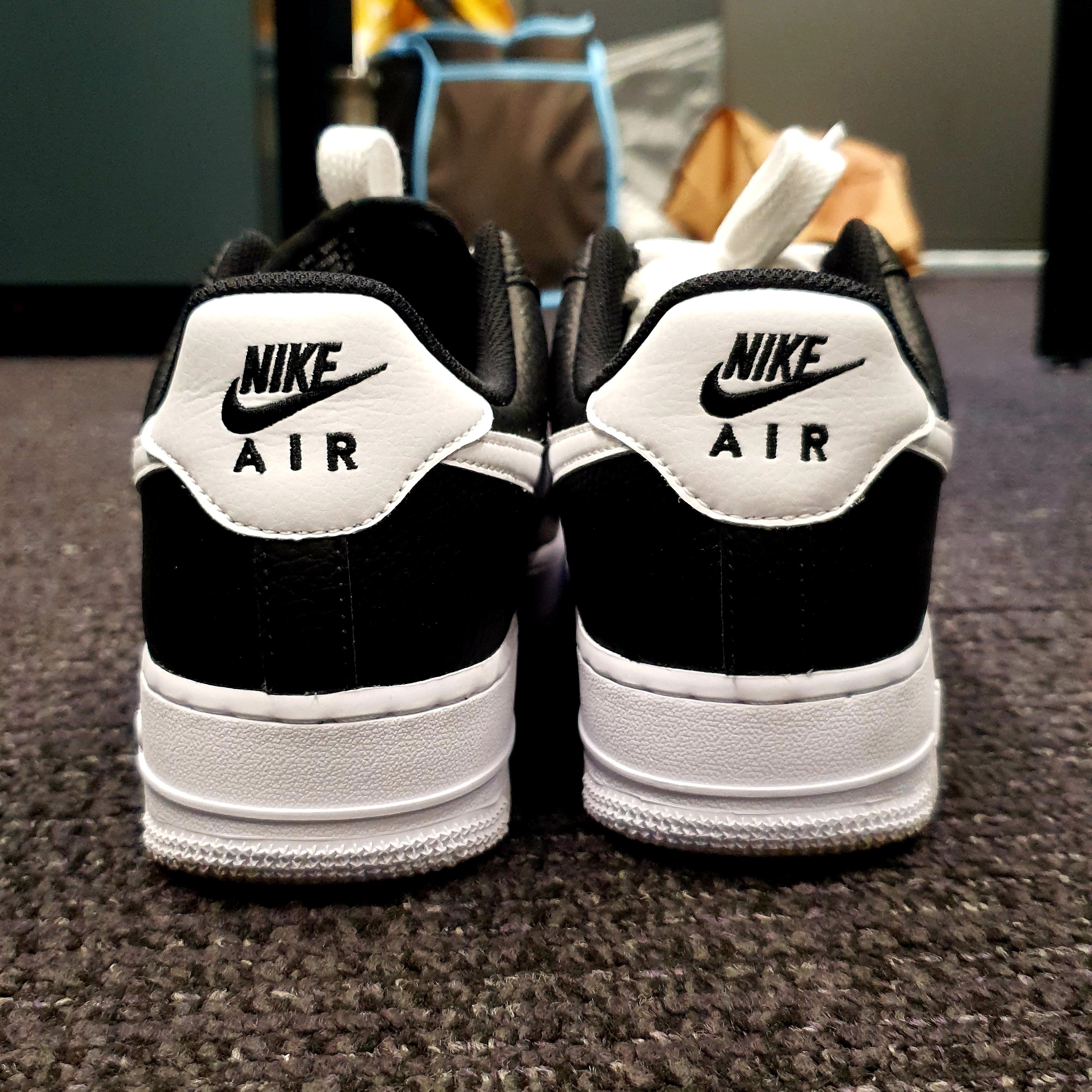 Nike Air Force 1 '07 Black White 착용 스타일 - 2