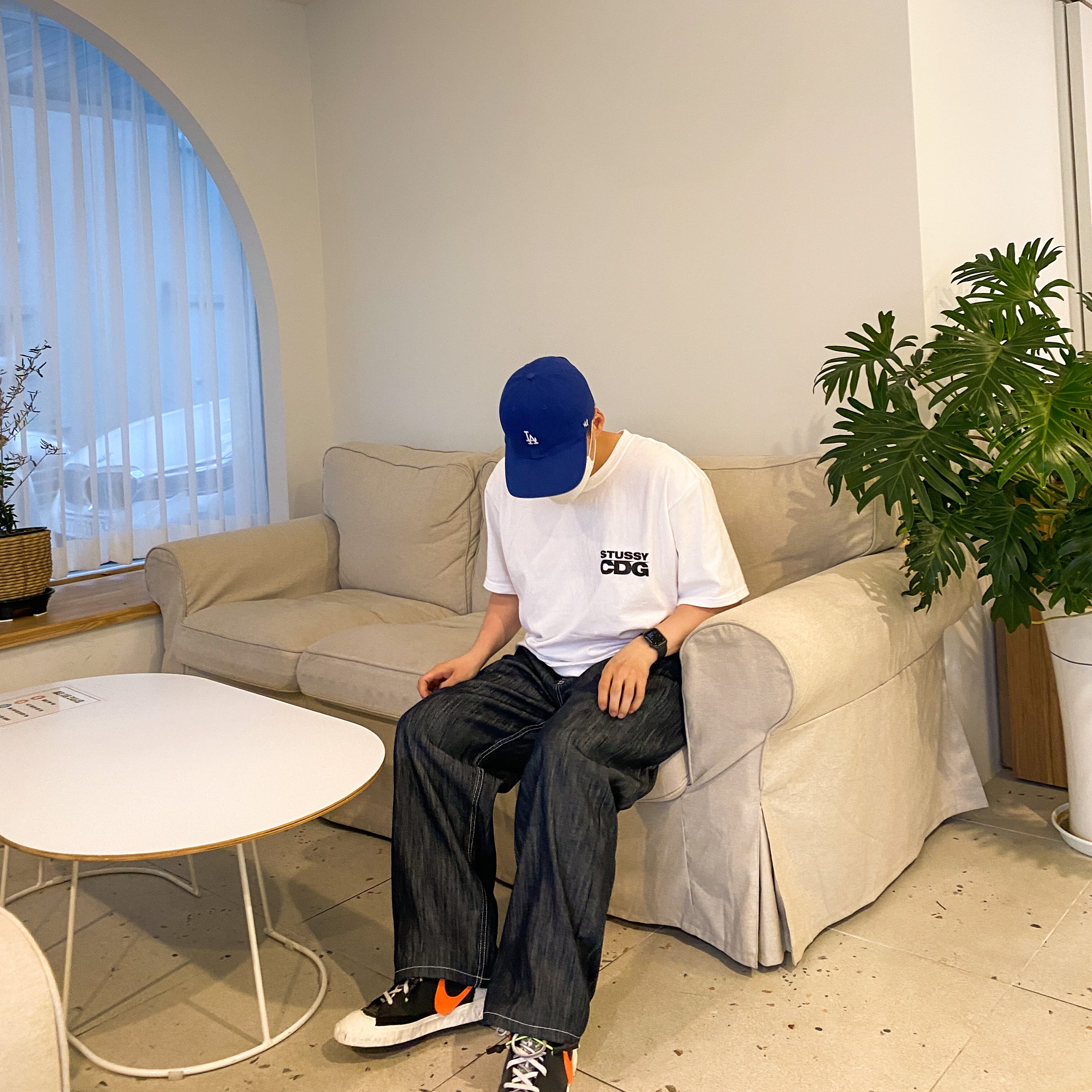 Stussy x CDG Surfman T-Shirt White, Nike x Readymade Blazer Mid Black 착용 스타일 - 3