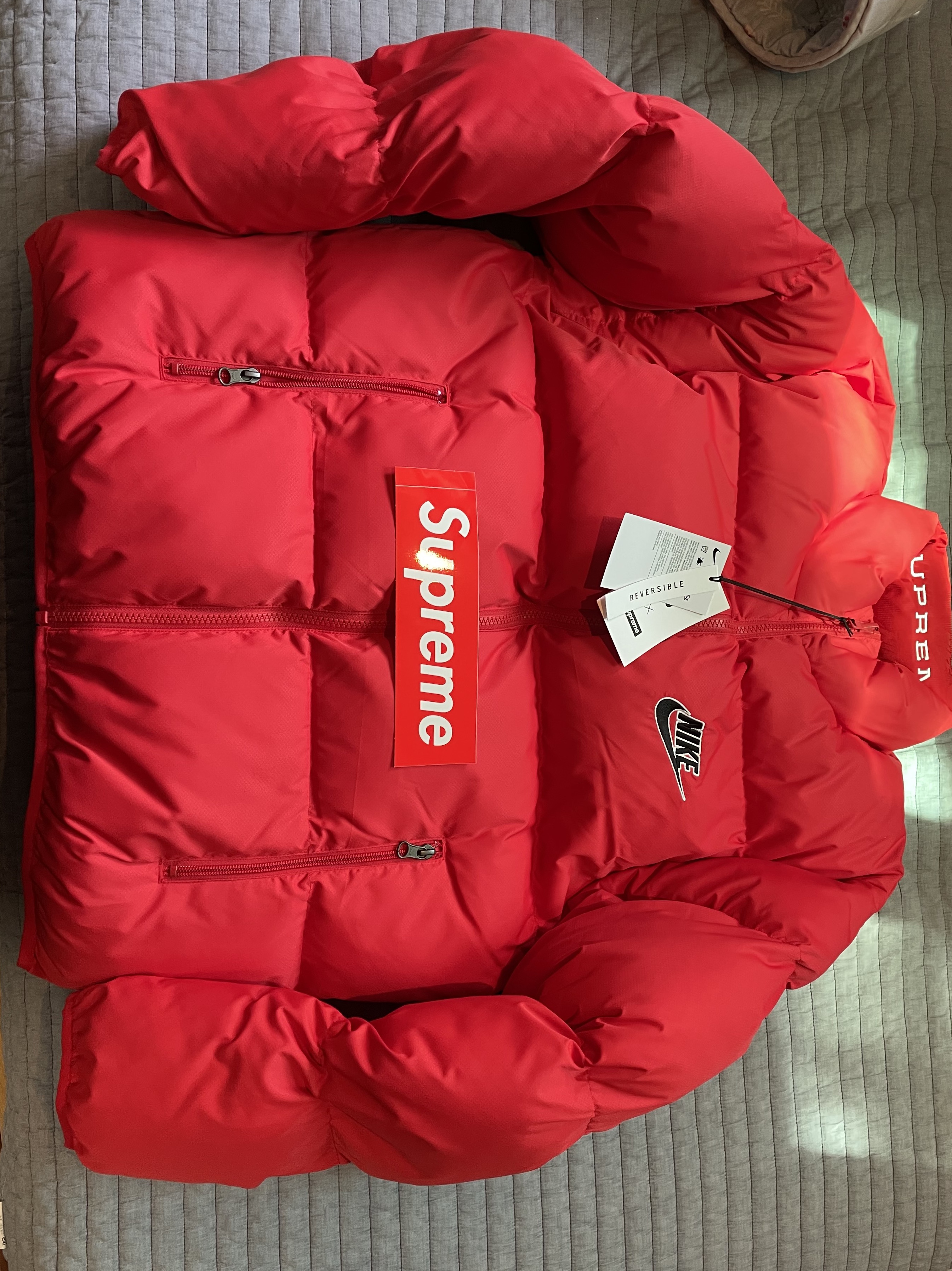 Supreme x Nike Reversible Puffy Jacket Red - 21SS 착용 스타일