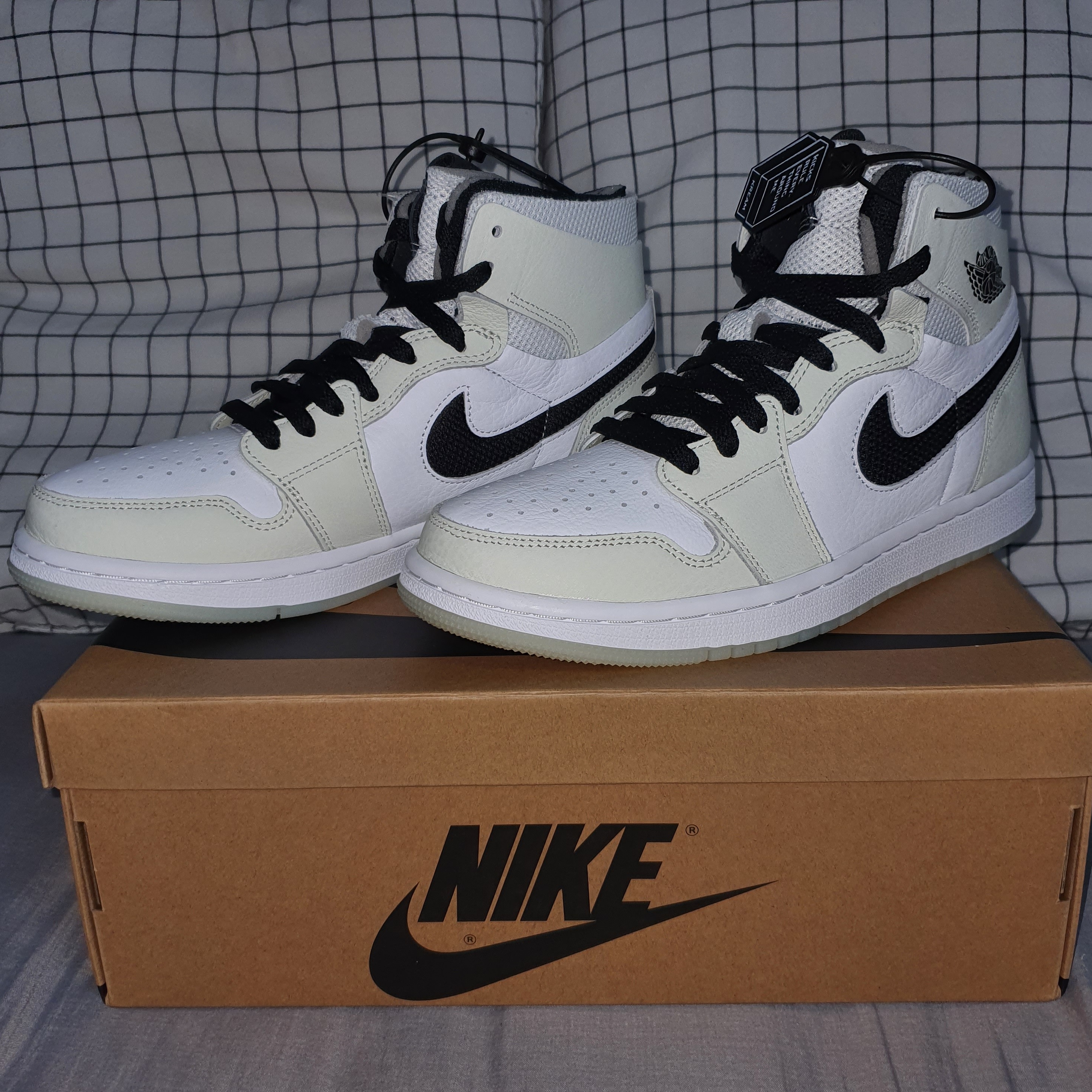(W) Jordan 1 Zoom Air CMFT Light Bone 착용 스타일 - 3
