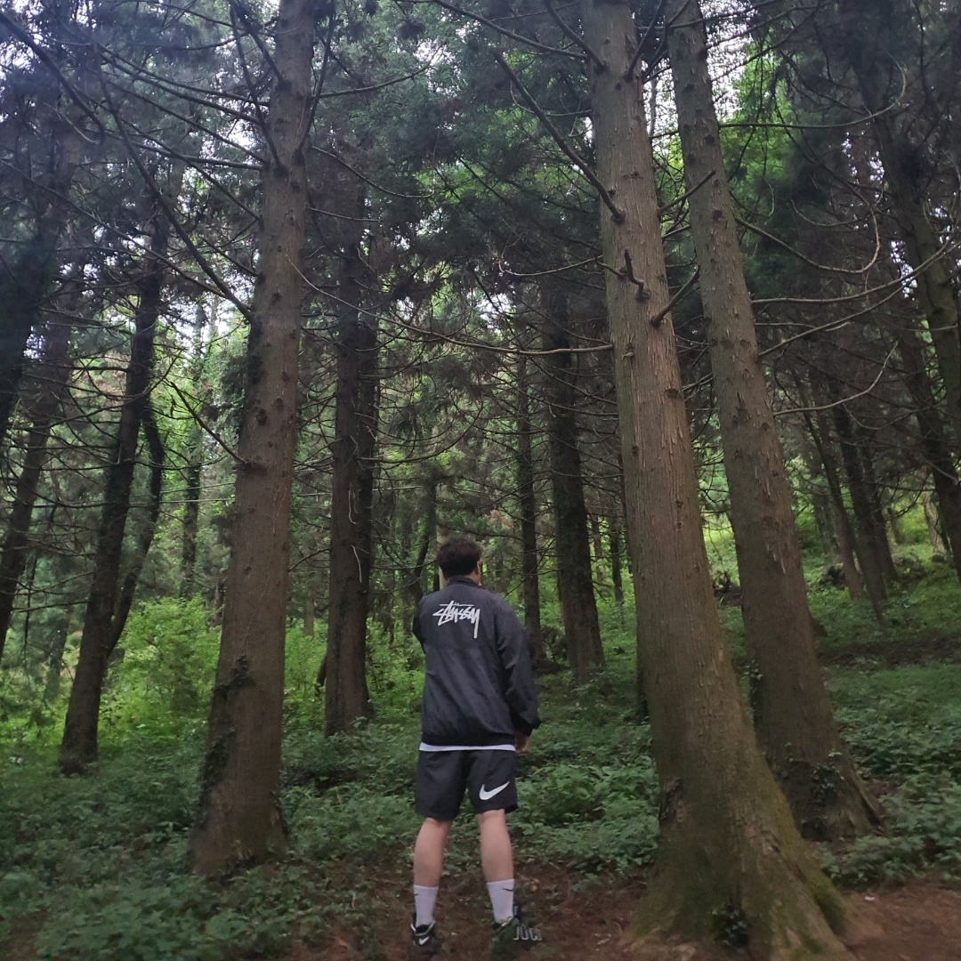 Nike x Stussy Windrunner Jacket Off Noir, Nike x Stussy Water Shorts Off Noir 착용 스타일 - 3