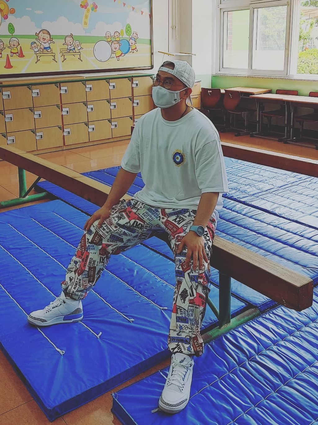 Stussy Cosmos T-Shirt White, Jordan 3 Retro UNC 2020 착용 스타일 - 2