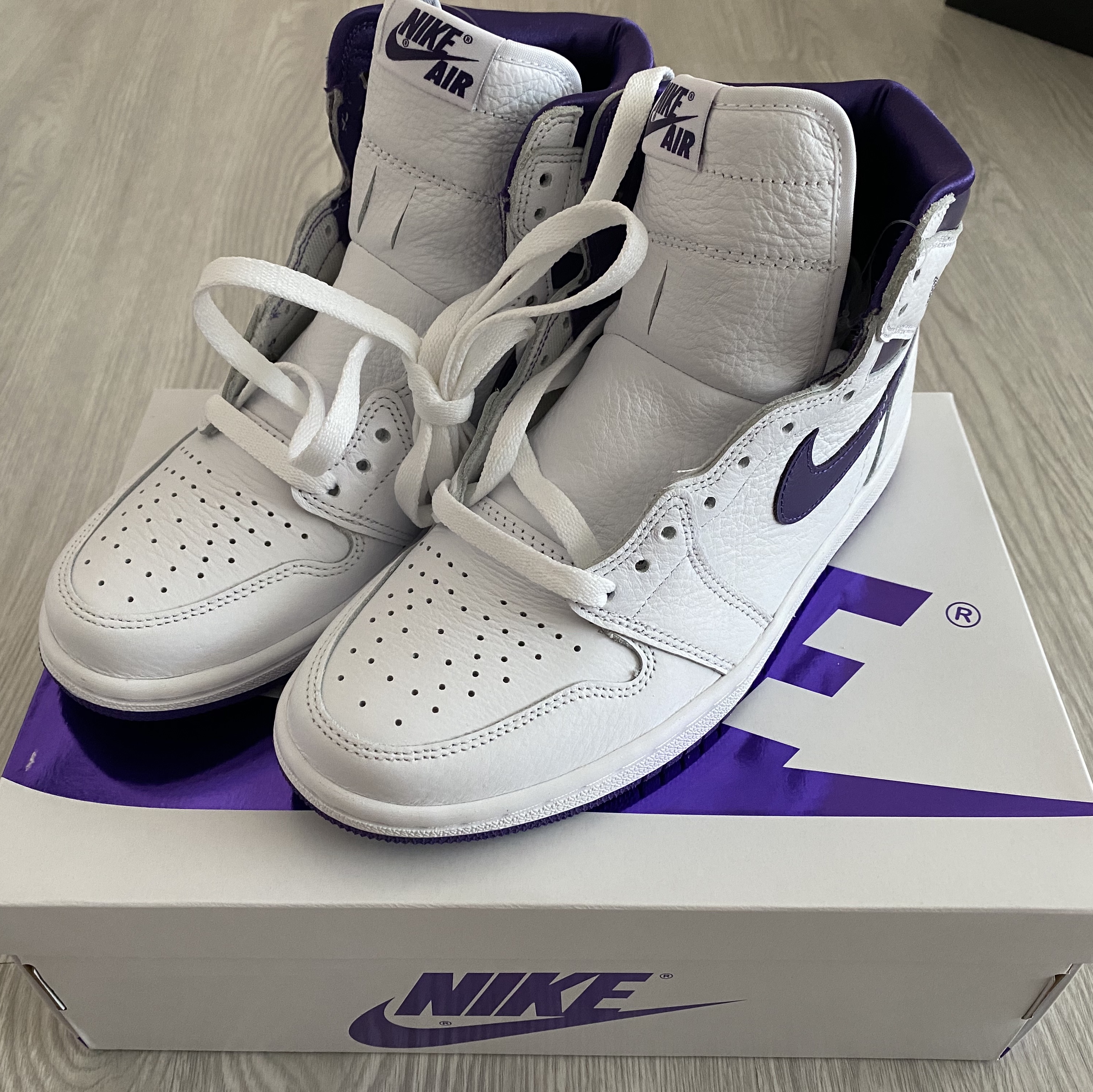 (W) Jordan 1 High OG Court Purple 착용 스타일 - 3