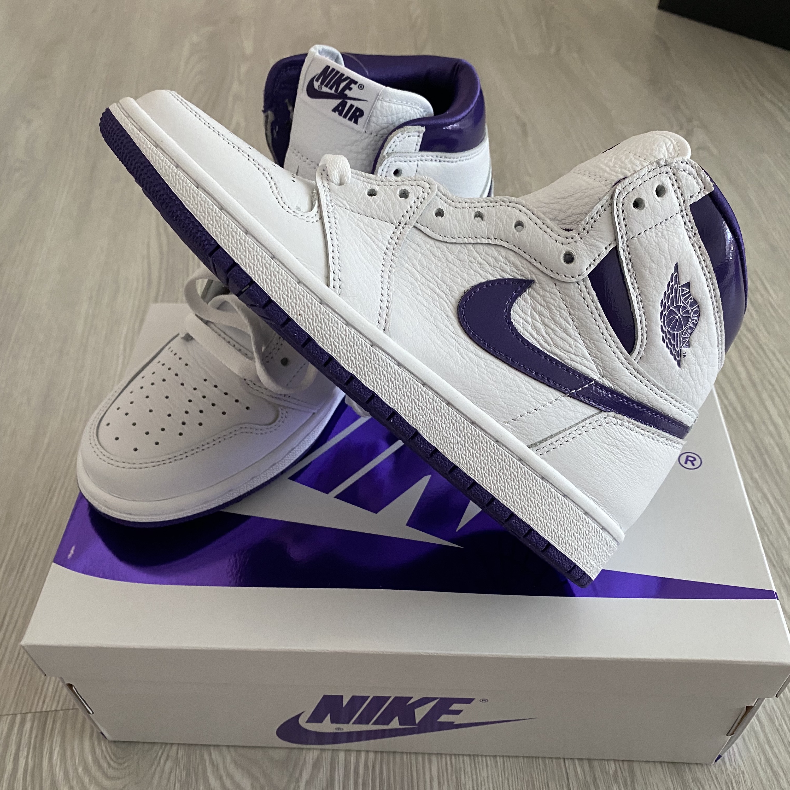 (W) Jordan 1 High OG Court Purple 착용 스타일 - 1