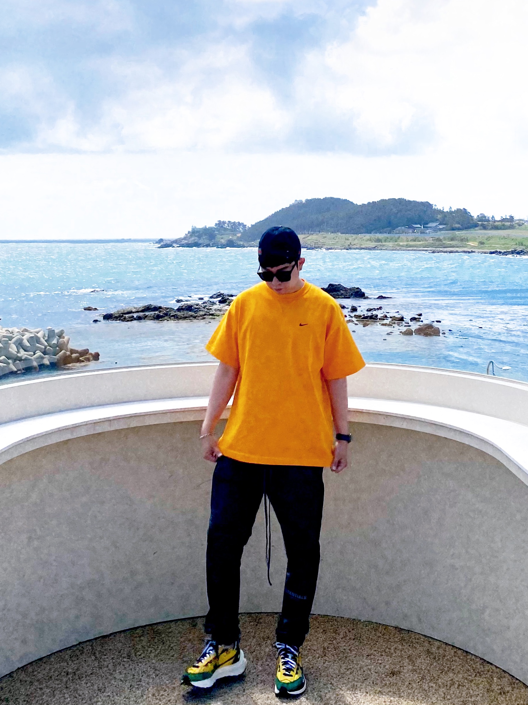 Nike x Kim Jones Oversized T-Shirt Circuit Orange - Asia, Nike x Sacai VaporWaffle Tour Yellow & Gorge Green Sail 착용 스타일