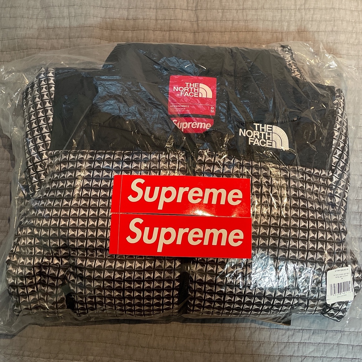 Supreme x The North Face Studded Nuptse Jacket Black - 21SS 착용 스타일