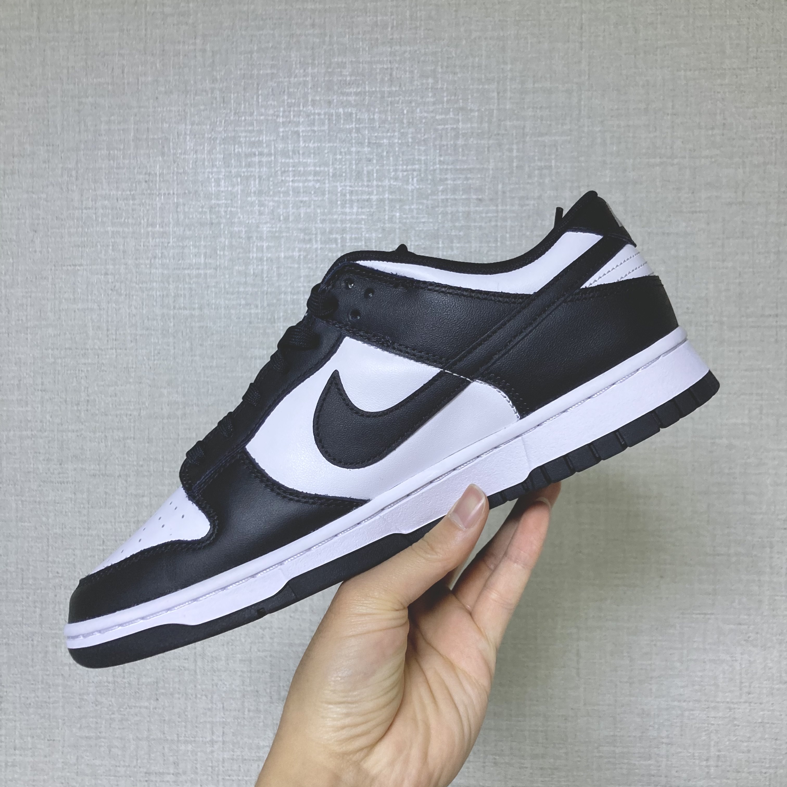Nike Dunk Low Retro Black 착용 스타일 - 1