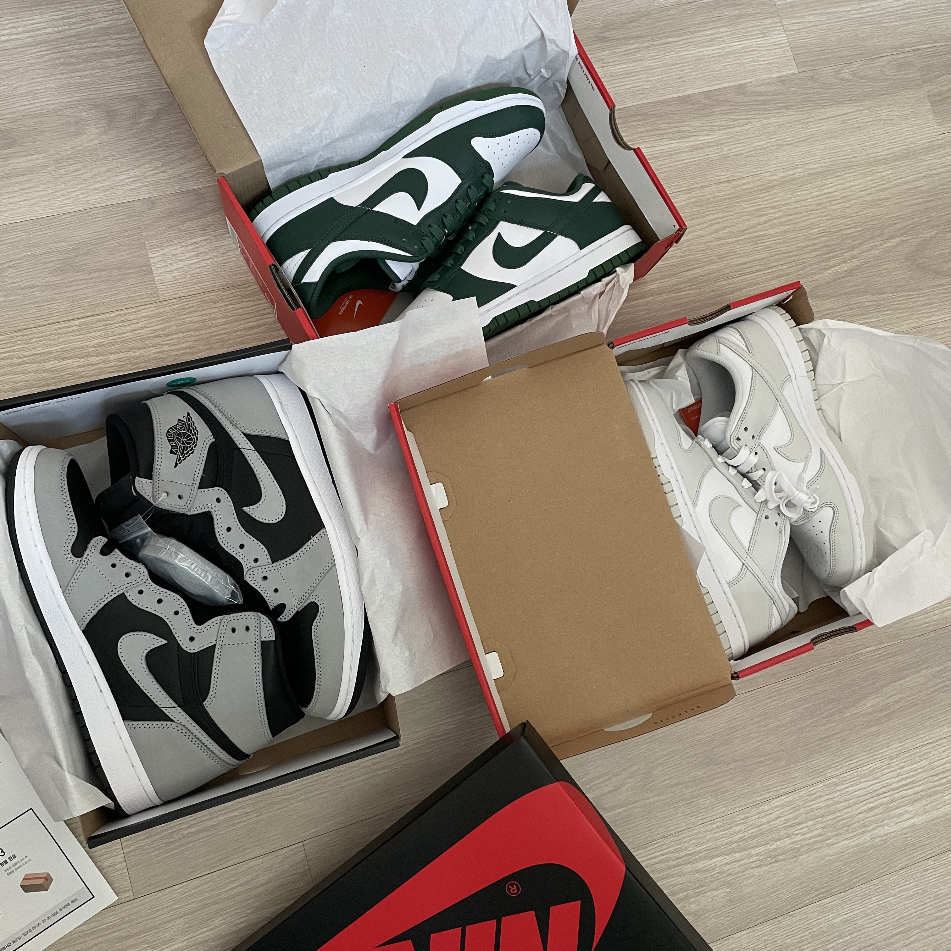 Jordan 1 Retro High OG Shadow 2.0, Nike Dunk Low Retro Varsity Green 착용 스타일