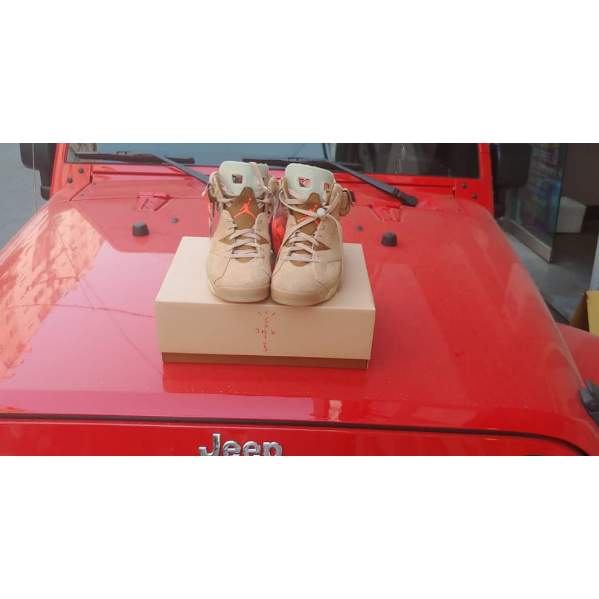 Jordan 6 x Travis Scott Retro SP British Khaki 착용 스타일 - 2
