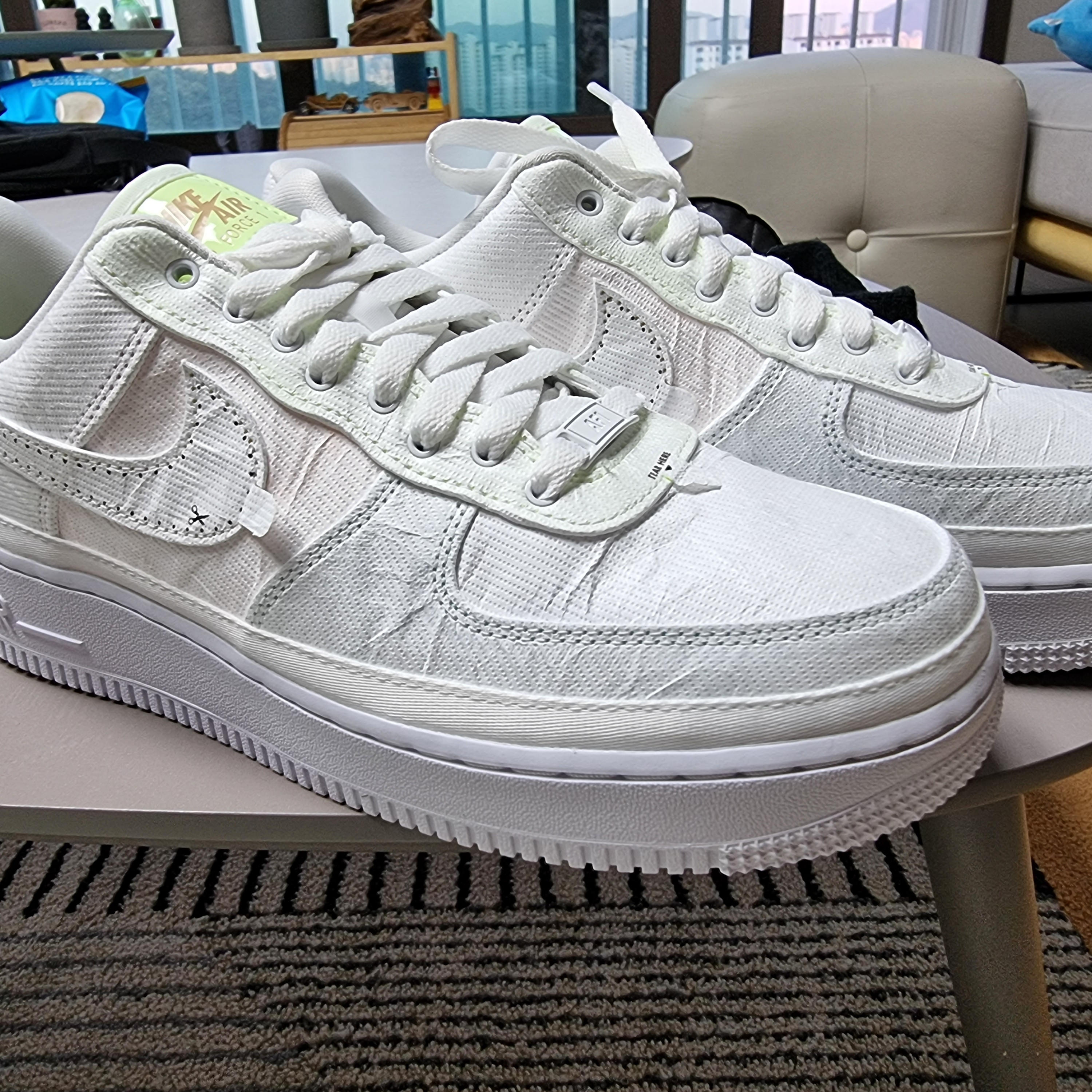 (W) Nike Air Force 1 '07 PRM Tear Away Arctic Punch 착용 스타일 - 1