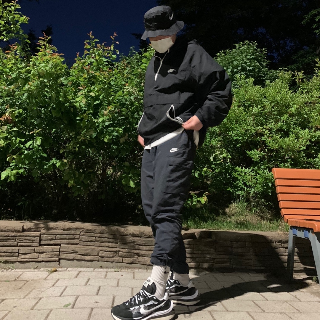 Nike x Stussy Bucket Hat Black, Nike x Sacai VaporWaffle Black White 착용 스타일