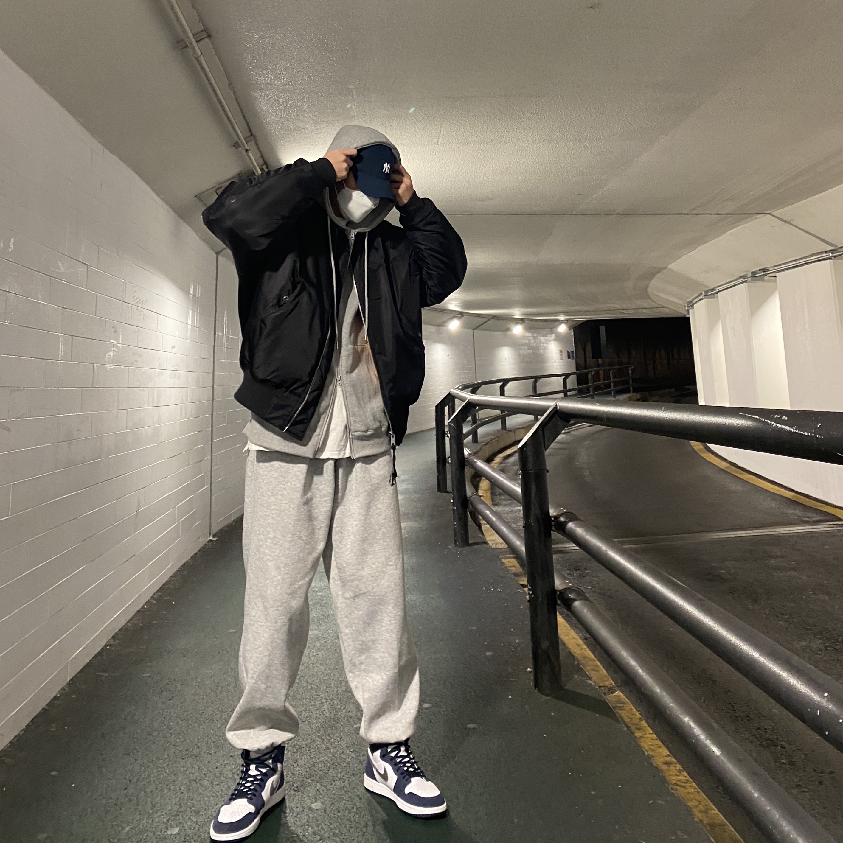 Jordan 1 Retro High OG CO.JP Midnight Navy 착용 스타일 - 2