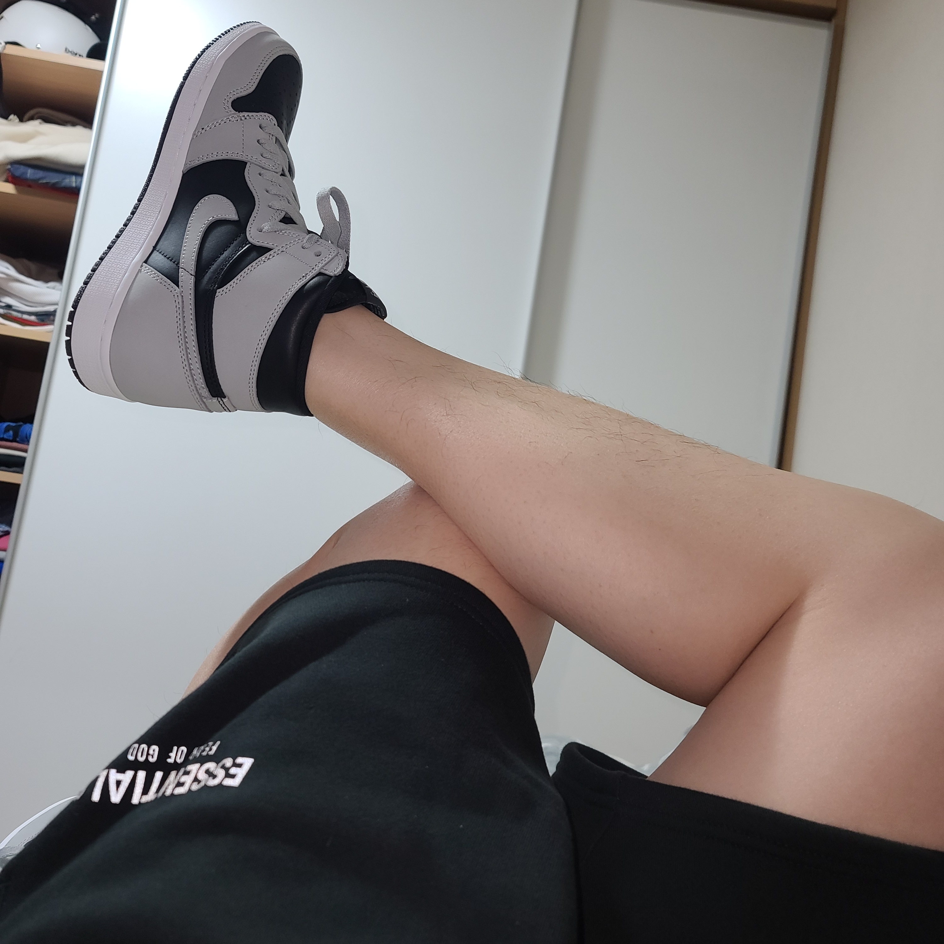 Jordan 1 Retro High OG Shadow 2.0, Essentials Sweatshorts Black - 21SS 착용 스타일