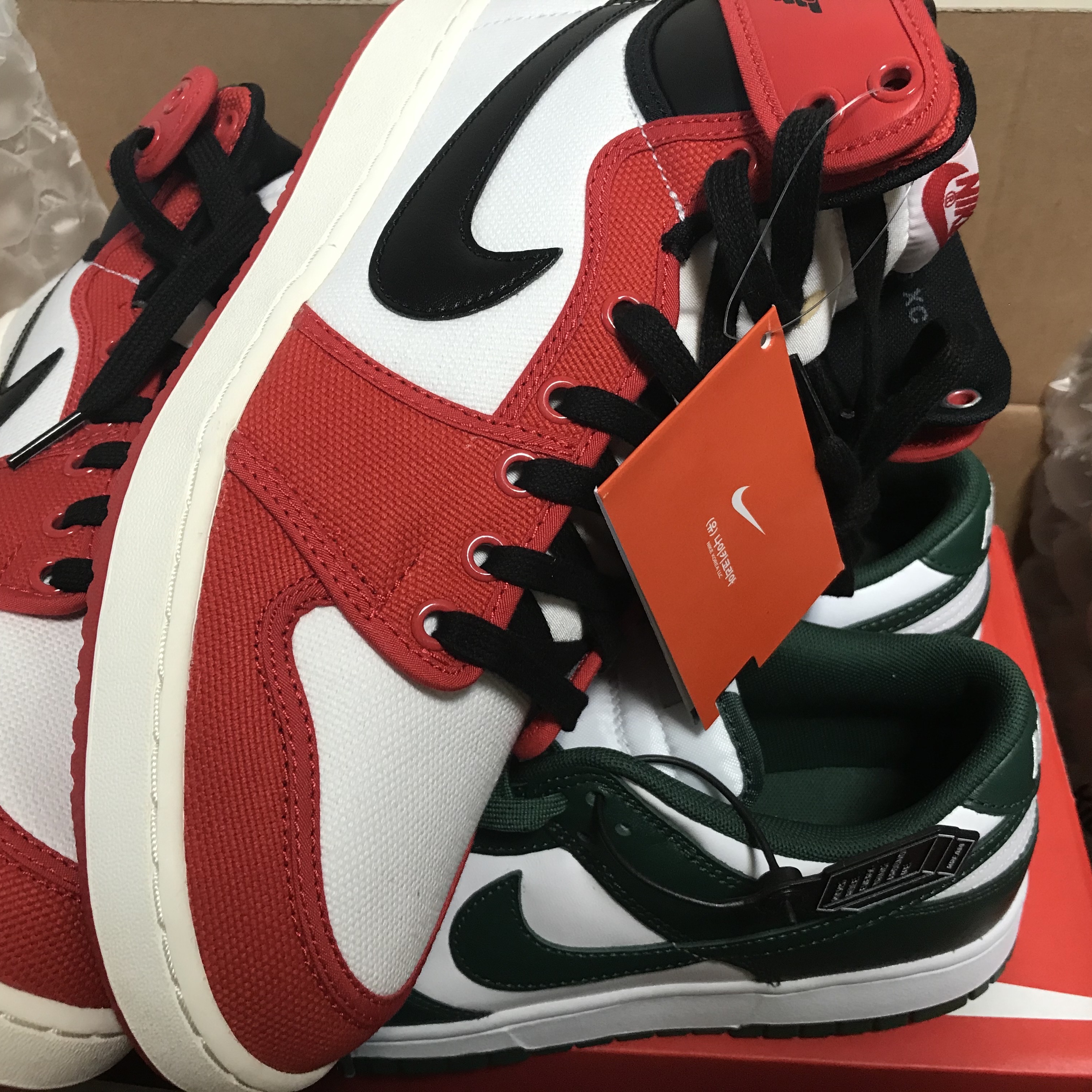 Nike Dunk Low Retro Varsity Green, Jordan 1 KO Chicago 2021 착용 스타일