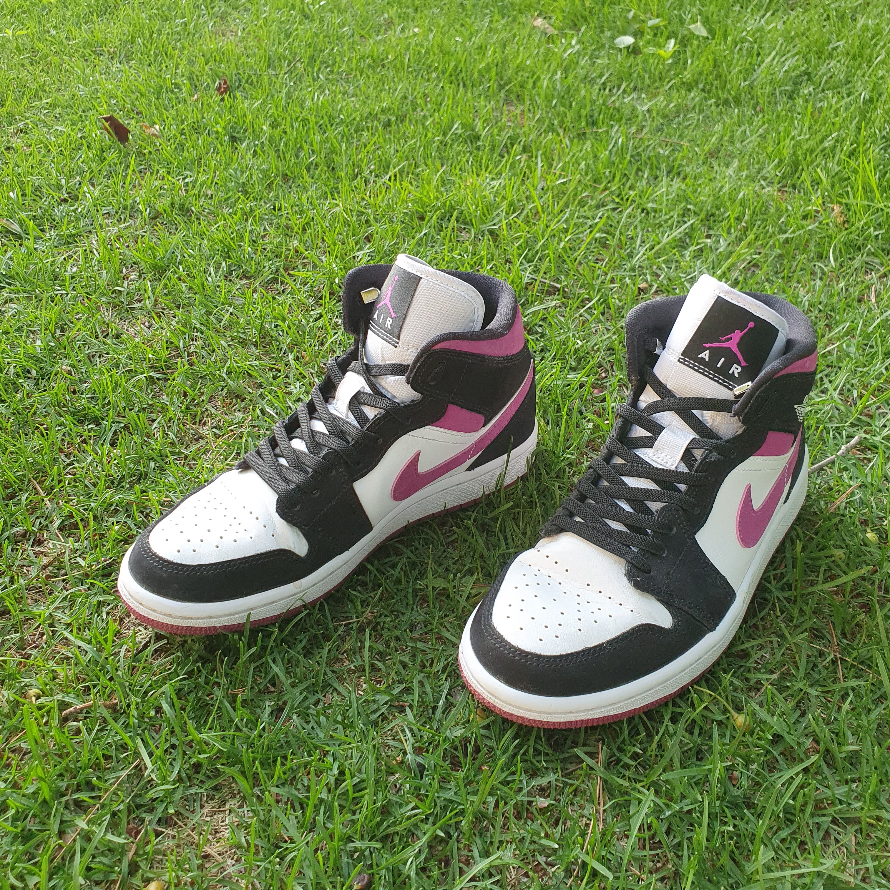 (W) Jordan 1 Mid Cactus Flower, (TD) Jordan 5 Retro Fire Red Silver Tongue 2020 착용 스타일 - 1