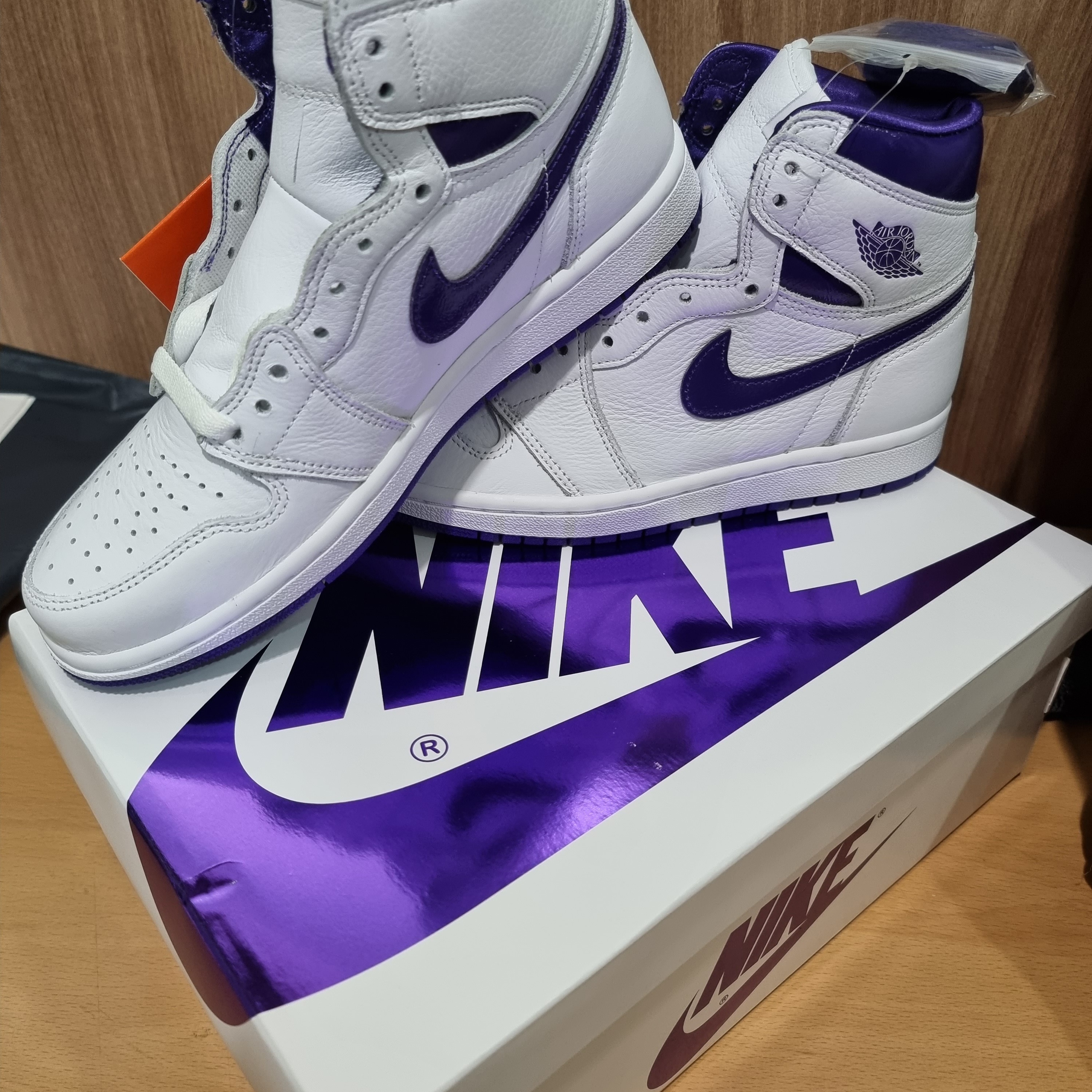 (W) Jordan 1 High OG Court Purple 착용 스타일 - 2
