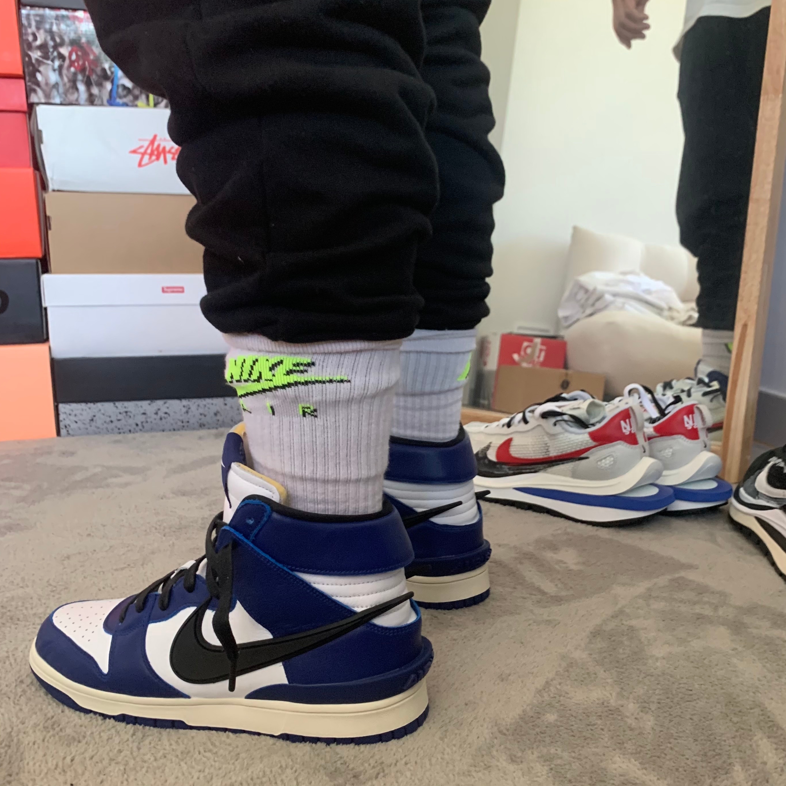 Nike x Ambush Dunk High Deep Royal Blue, Nike x Kim Jones Crew Socks White (2 Pack) 착용 스타일