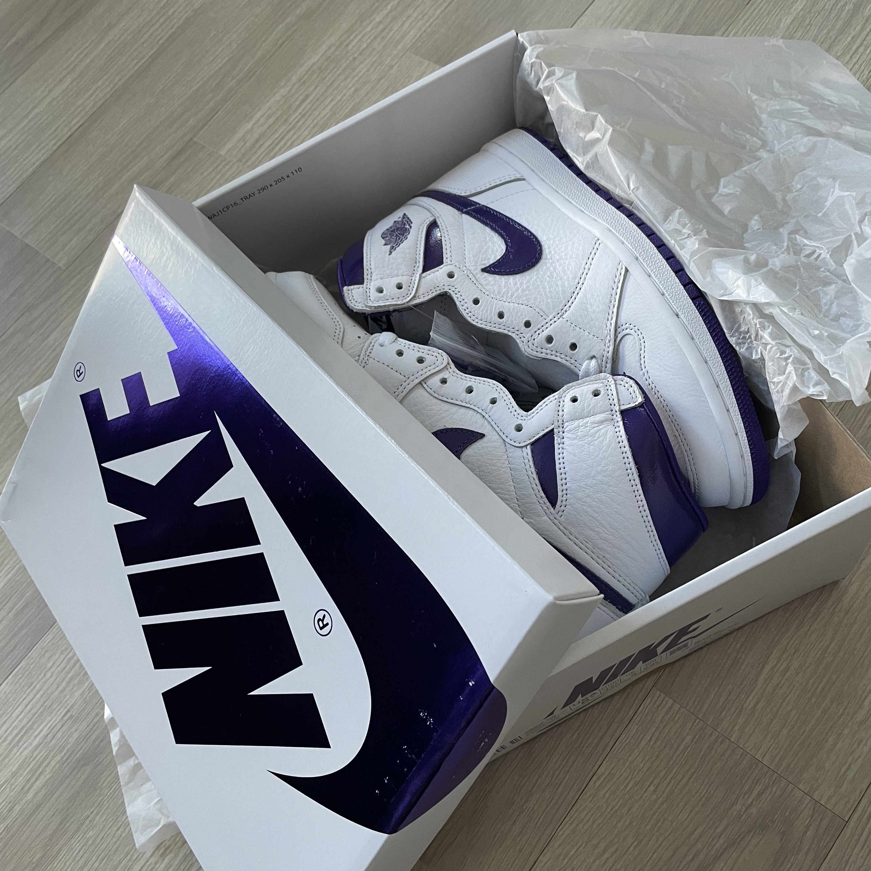 (W) Jordan 1 High OG Court Purple 착용 스타일 - 1