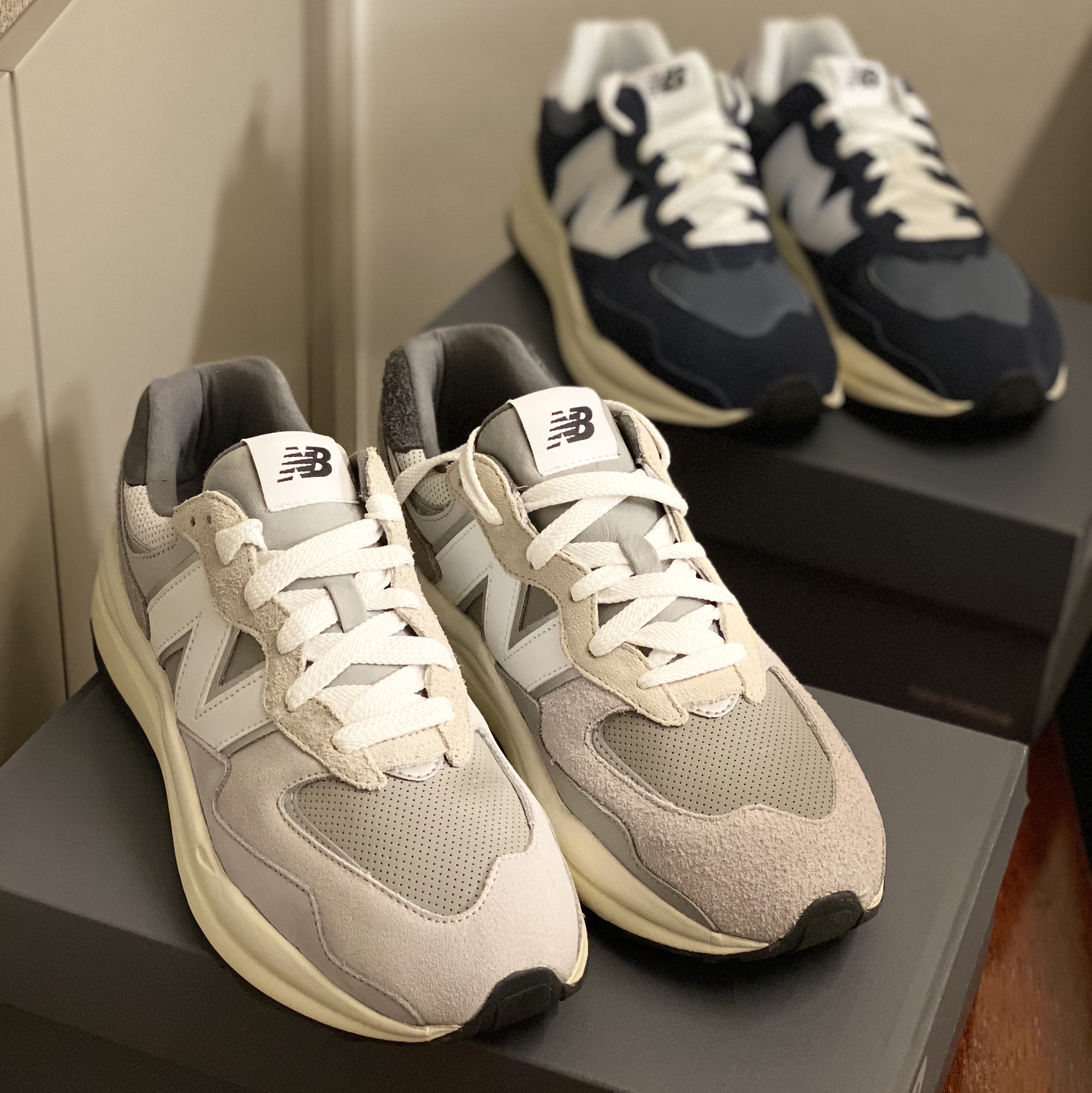 New Balance 5740 Grey, New Balance 5740 Navy 착용 스타일