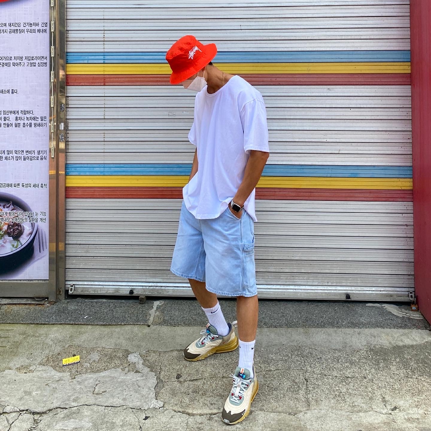 Nike x Stussy Bucket Hat Habanero Red, Nike x Travis Scott Air Max 270 React Cactus Trails 착용 스타일 - 1