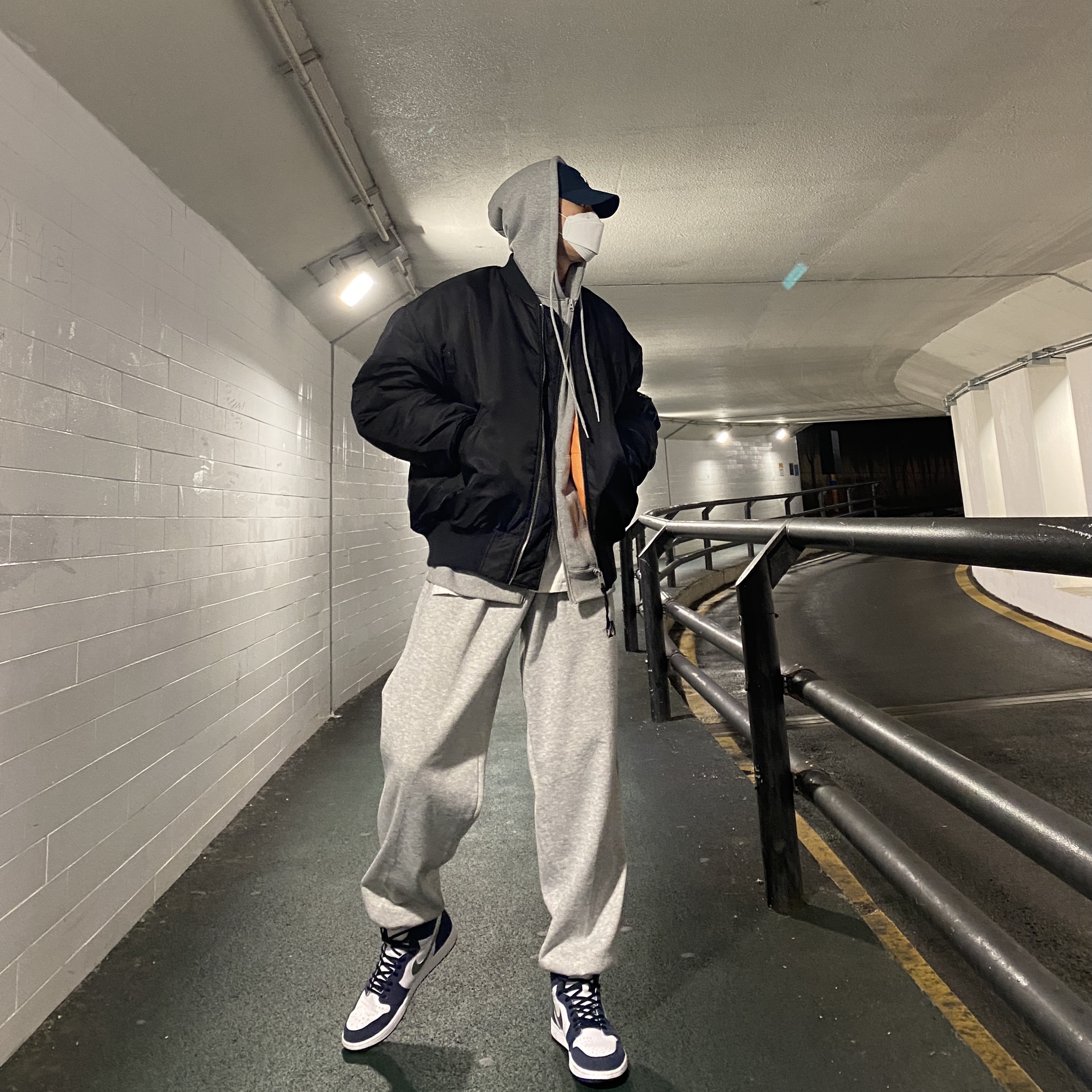 Jordan 1 Retro High OG CO.JP Midnight Navy 착용 스타일 - 1