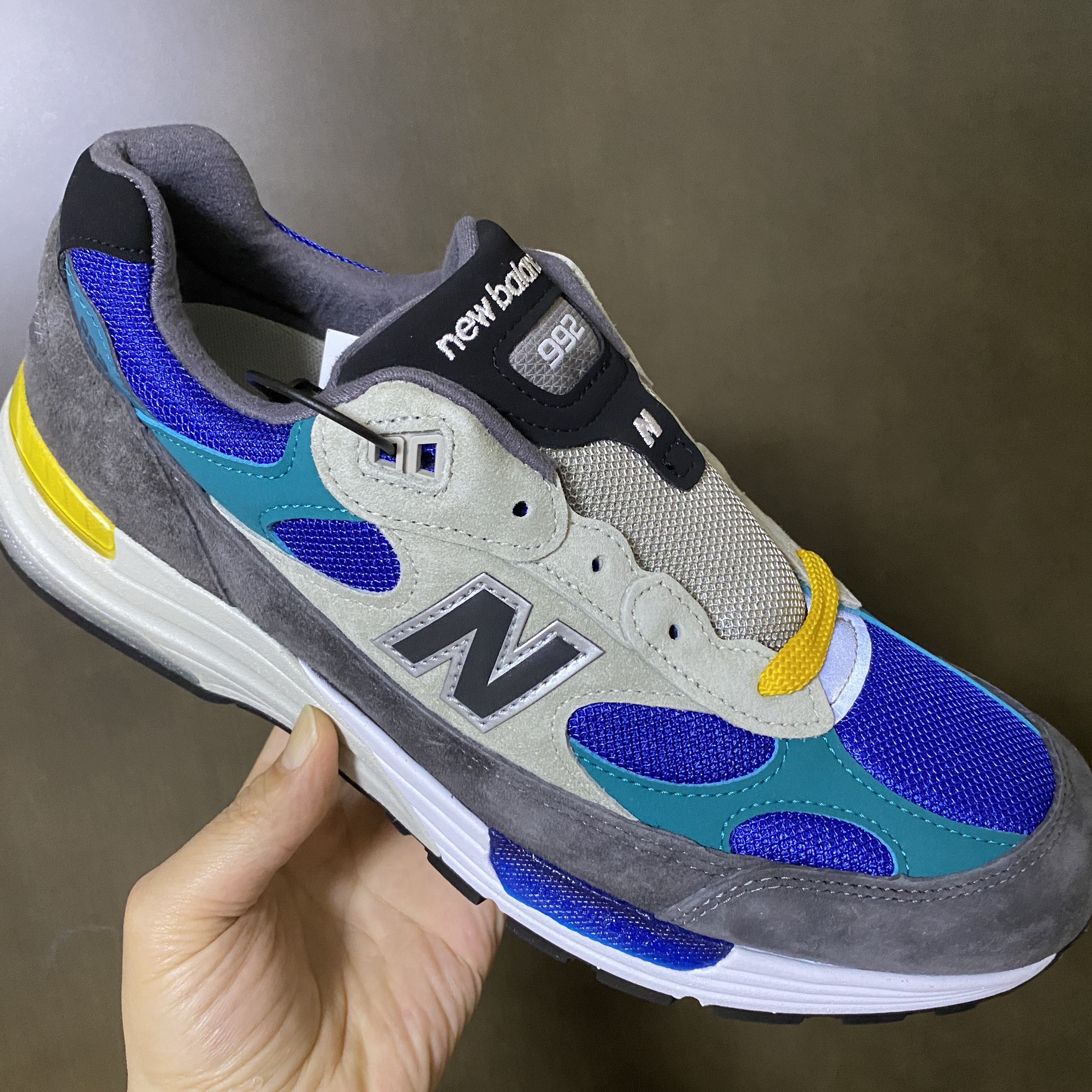 New Balance x Billy's 992 Made in USA Grey Blue Teal 착용 스타일 - 2