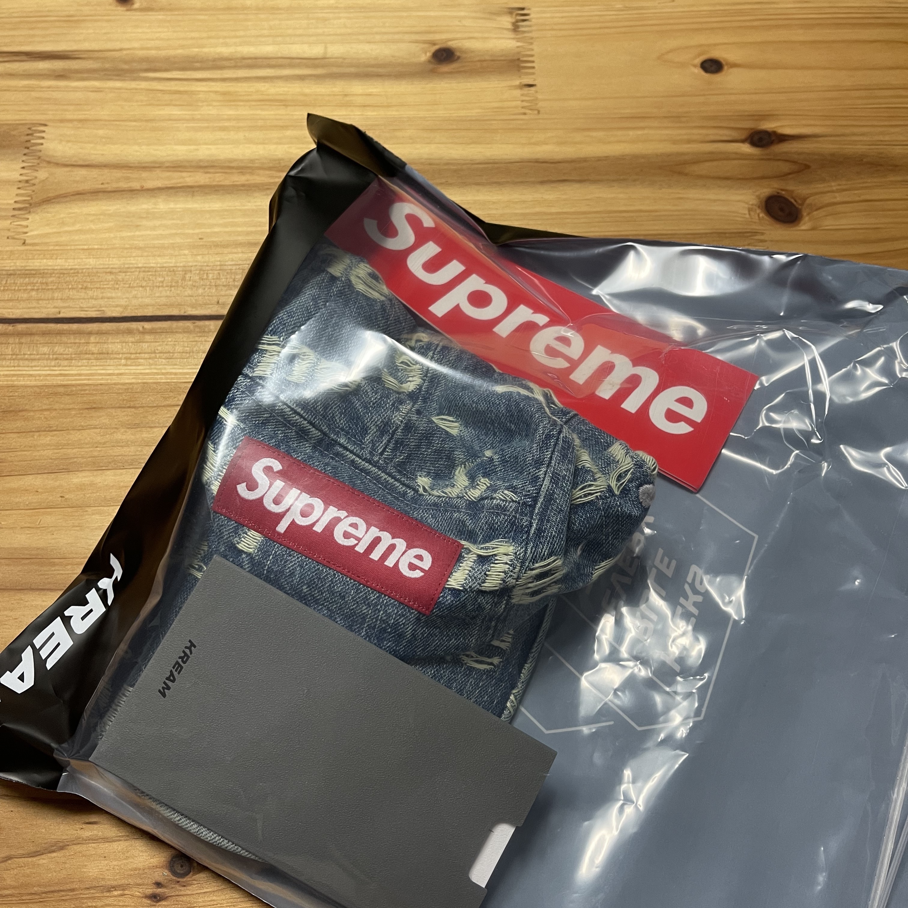 Supreme Frayed Logos Denim Camp Cap Blue - 21SS 착용 스타일 - 2