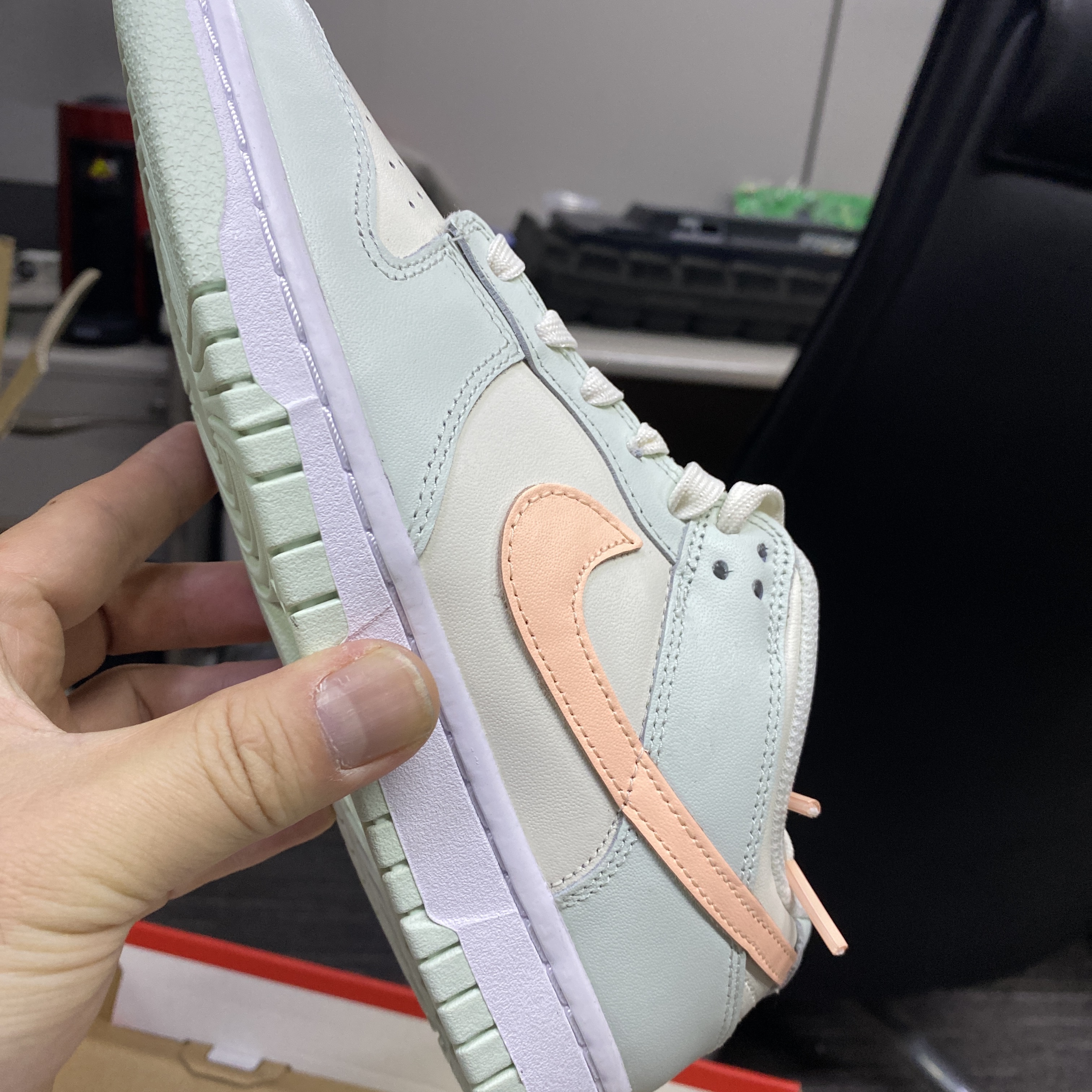 (W) Nike Dunk Low Barely Green 착용 스타일