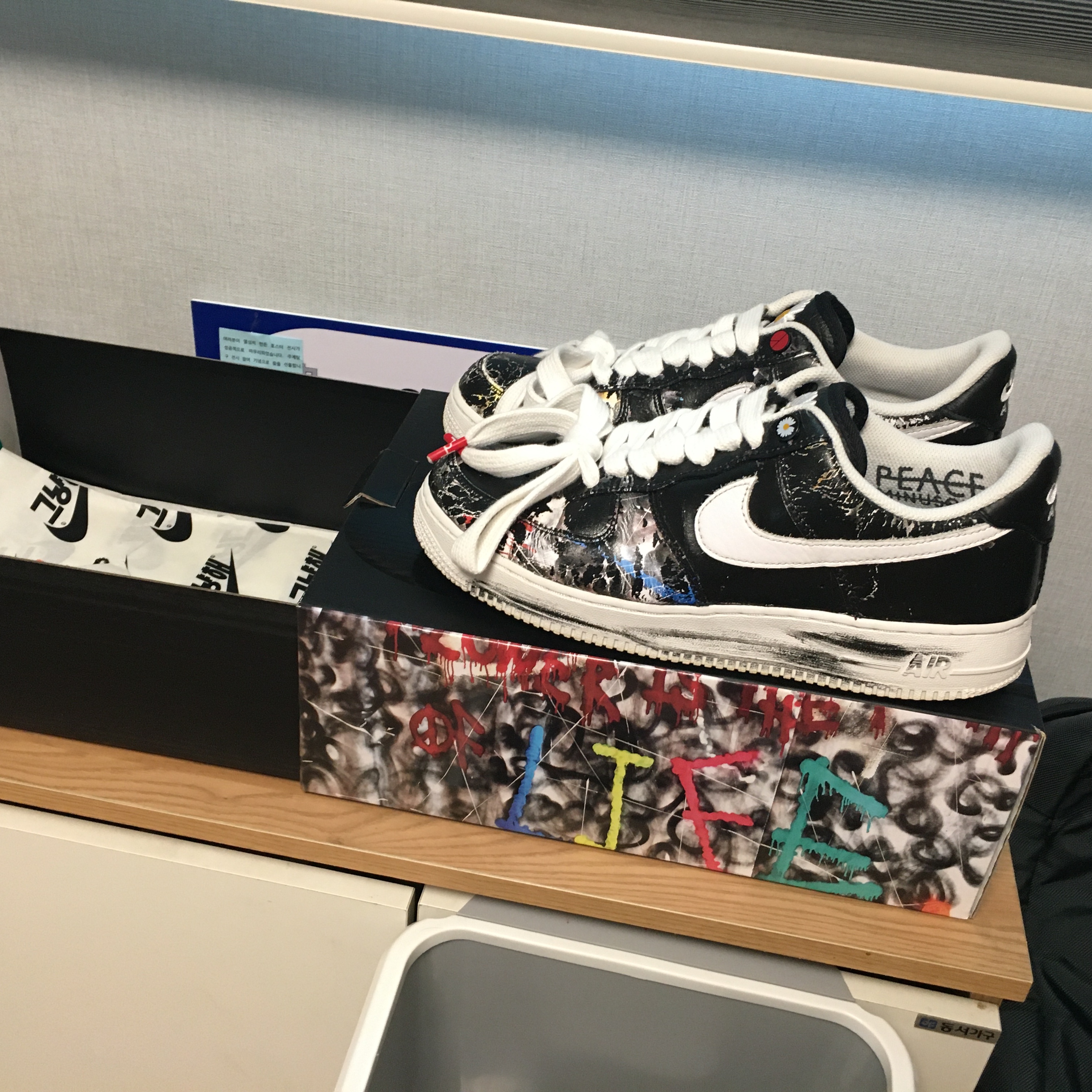 Nike x Peaceminusone Air Force 1 Low Para-Noise 착용 스타일