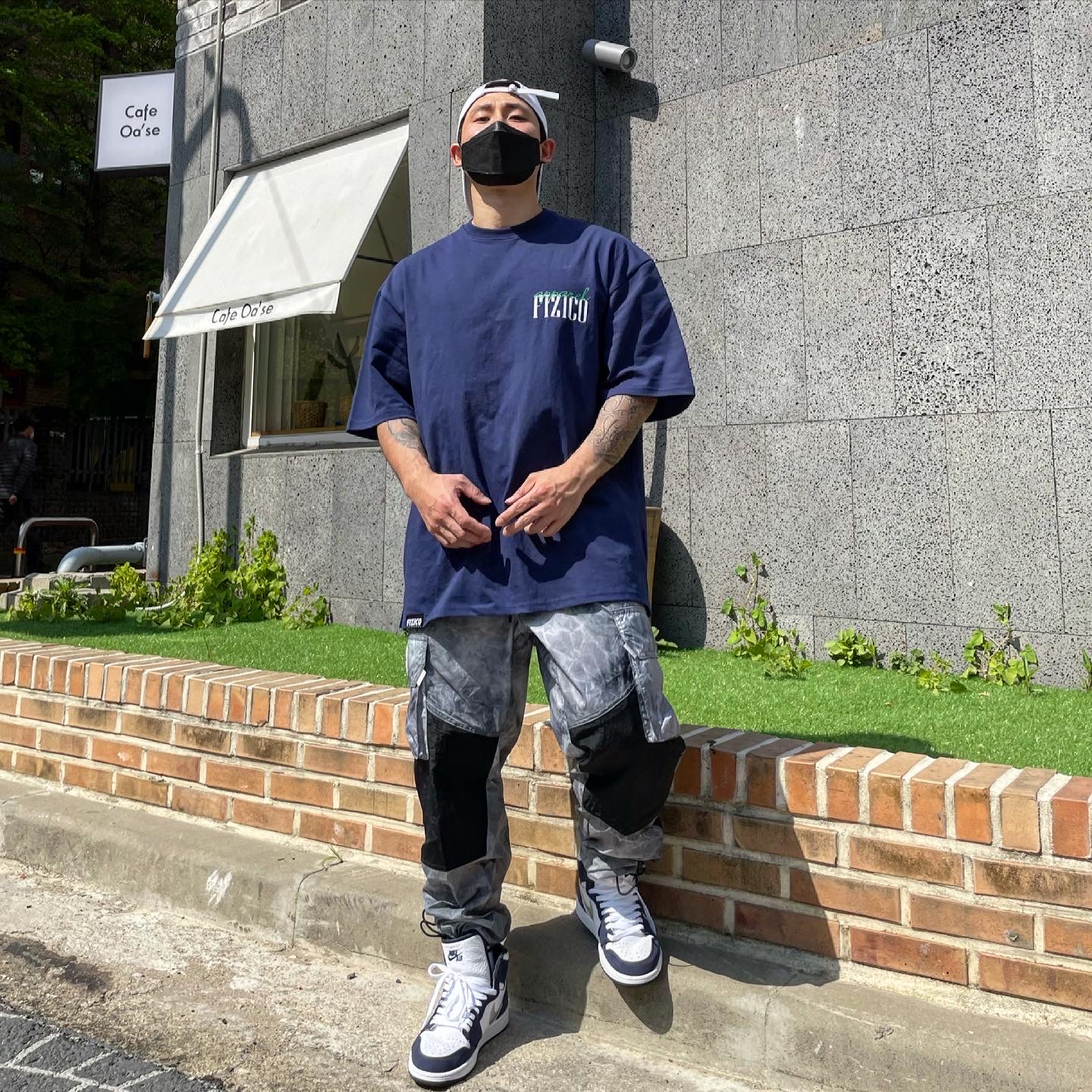 Jordan 1 Retro High OG CO.JP Midnight Navy 착용 스타일 - 2