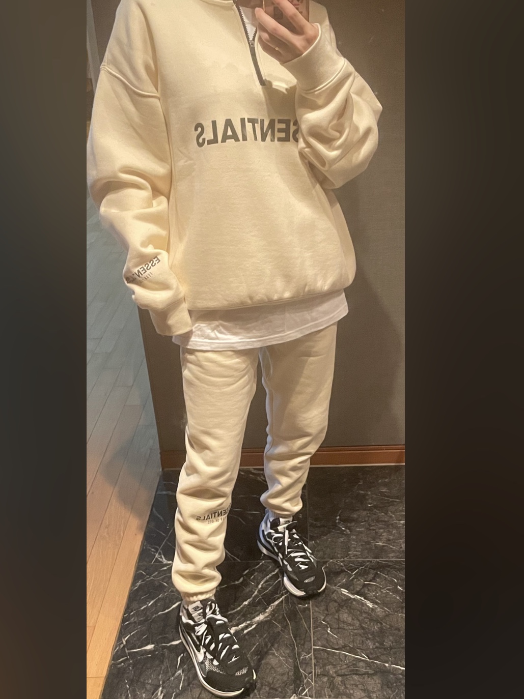 Essentials Sweatpants Cream - 21SS, Essentials Half-Zip Pullover Buttercream 2020 착용 스타일 - 3