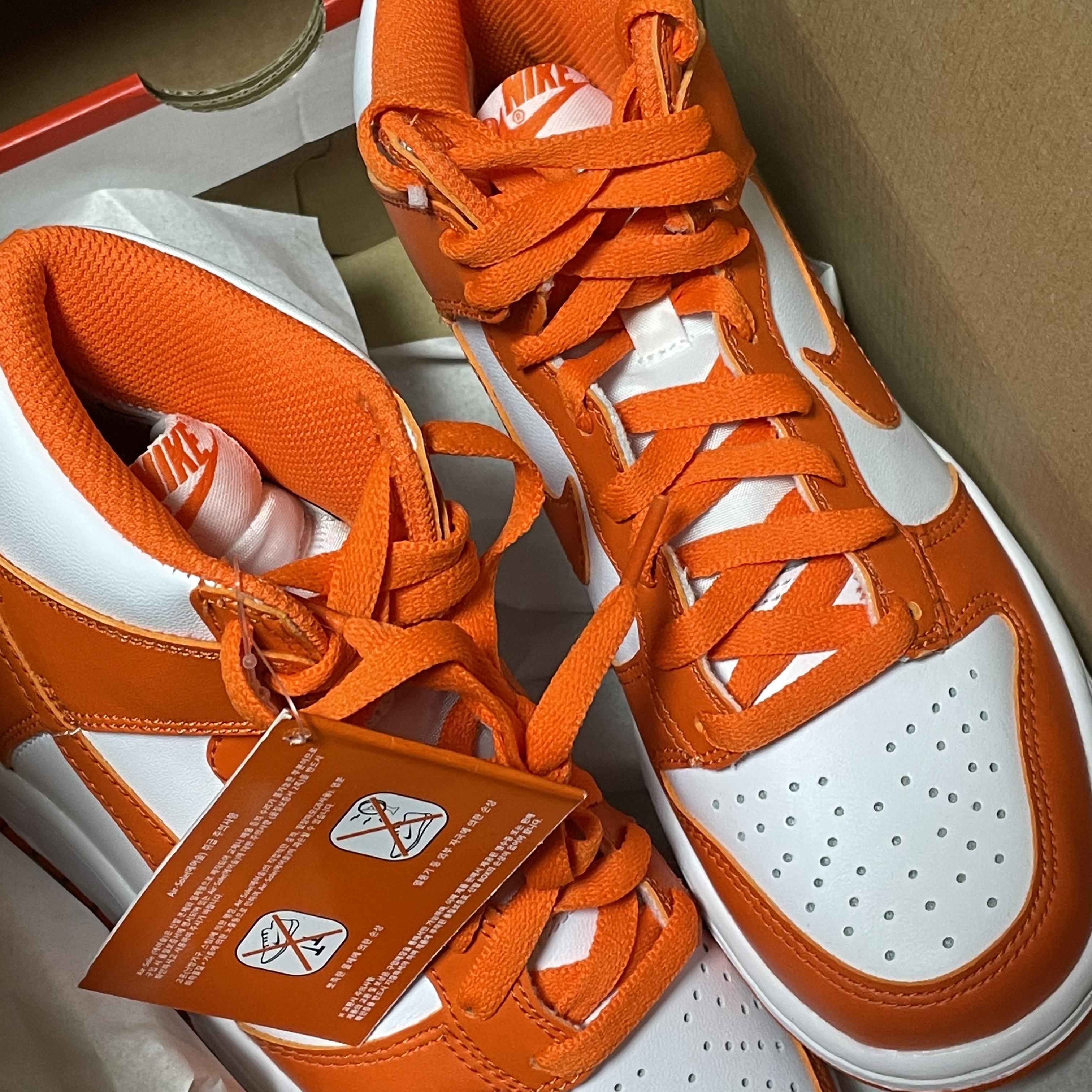 Jordan 1 Retro High OG University Blue, Nike Dunk High Retro Orange Blaze 착용 스타일 - 2