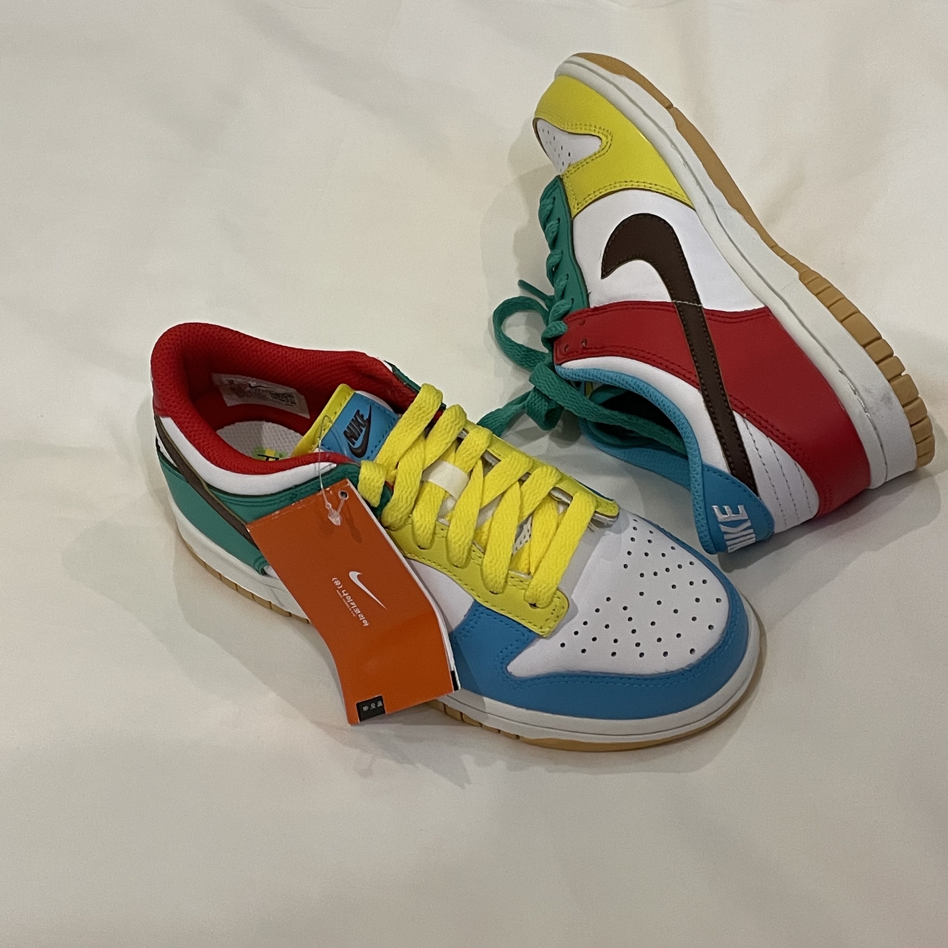(GS) Nike Dunk Low SE Free.99 White 착용 스타일 - 2