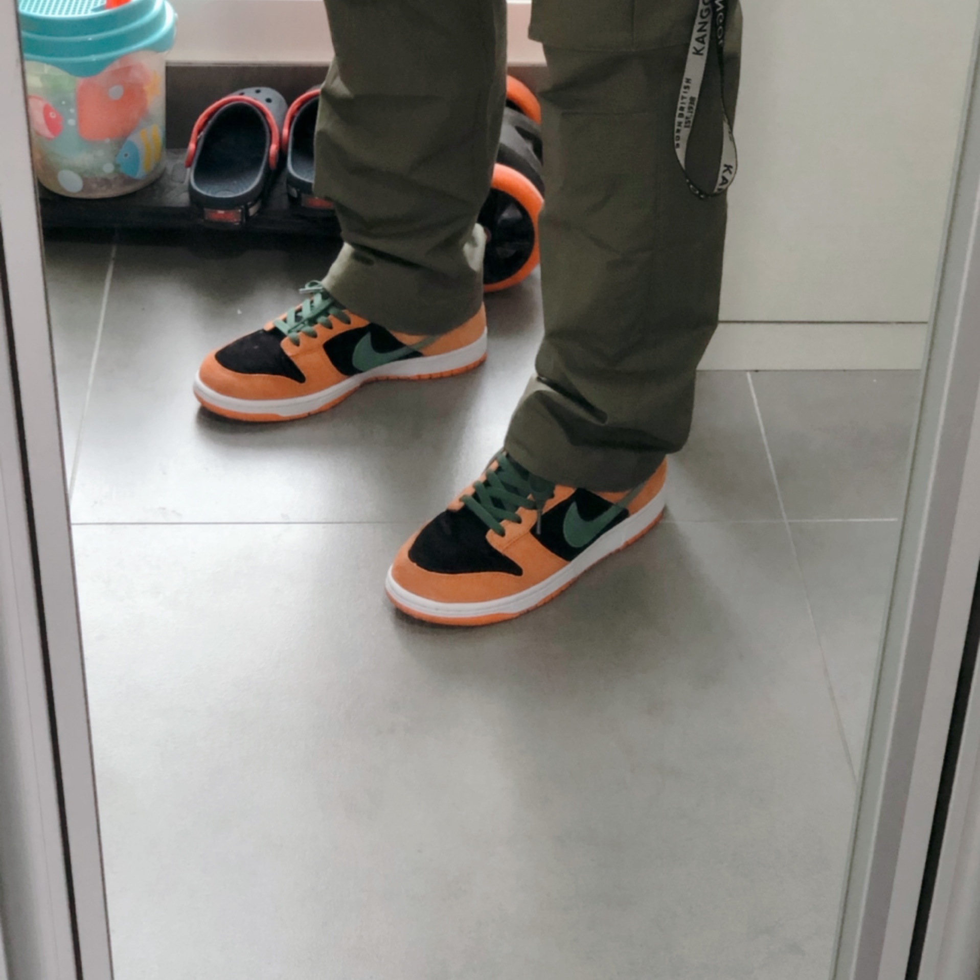 Nike Dunk Low SP Ceramic, Palace x Arc'teryx T-Shirt Ochre - 20FW 착용 스타일 - 4