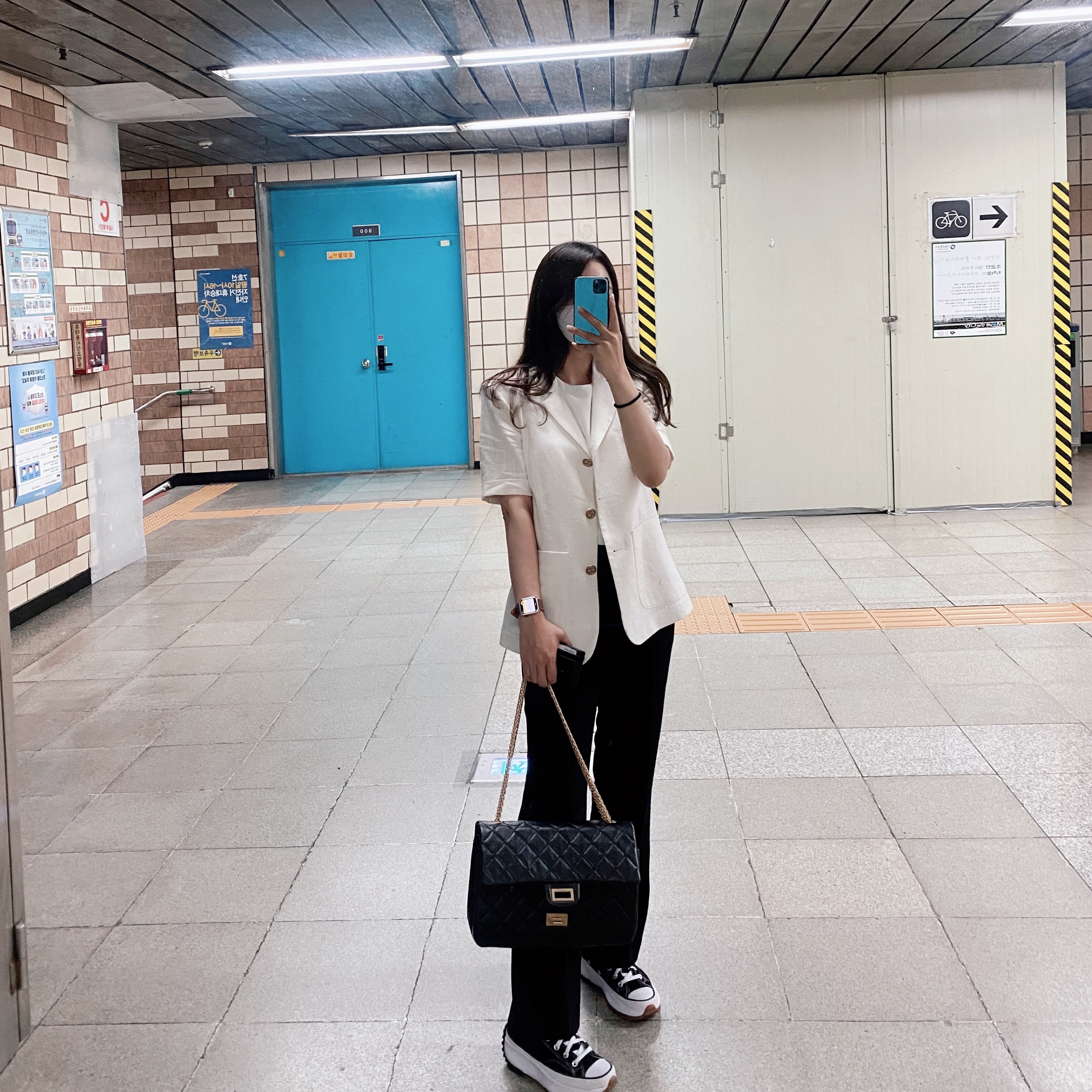 Converse Run Star Hike Hi Black White Gum, Chanel Large 2.55 Handbag Aged Calfskin & Gold Black 착용 스타일