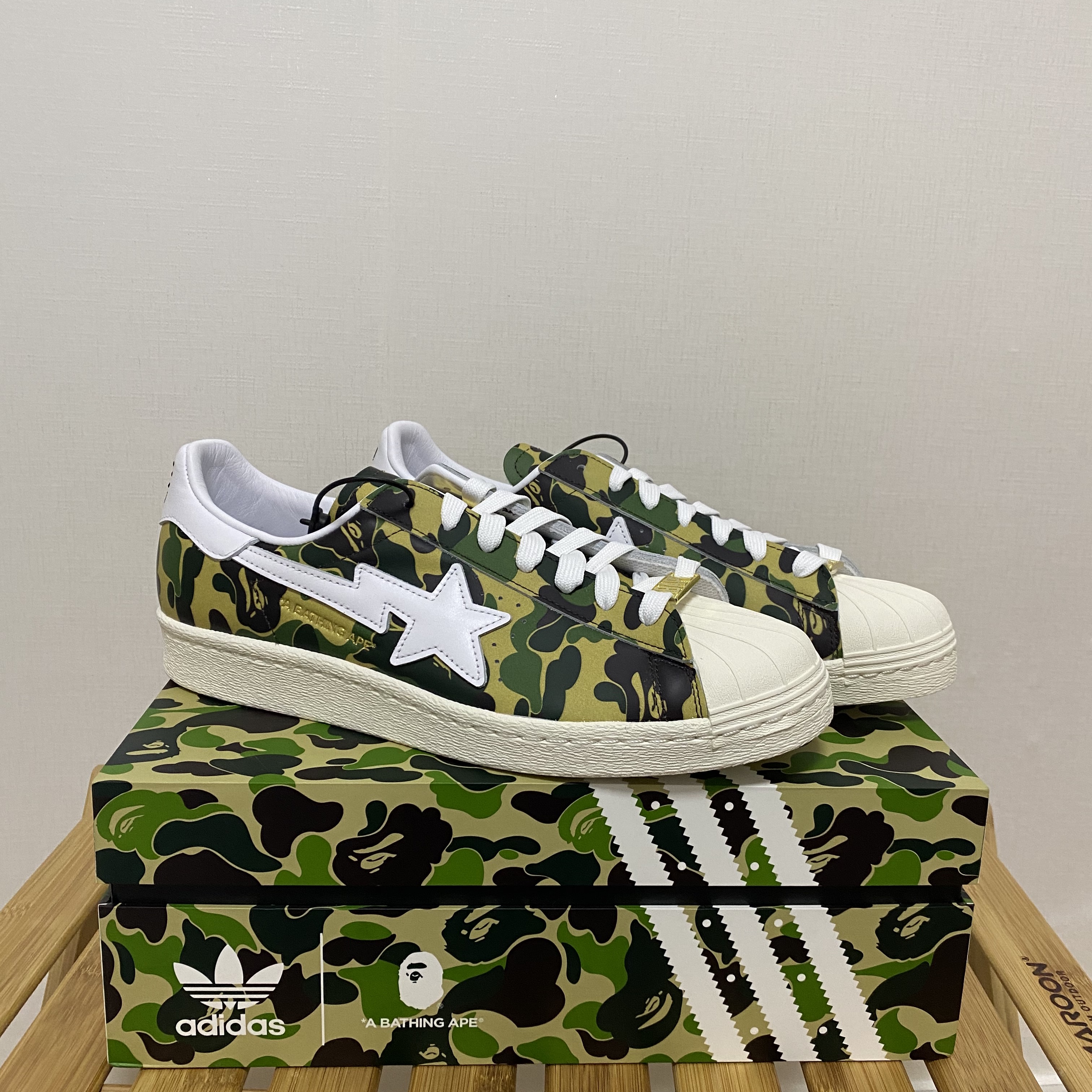 Adidas x BAPE Superstar 80s Green Camo 착용 스타일 - 2