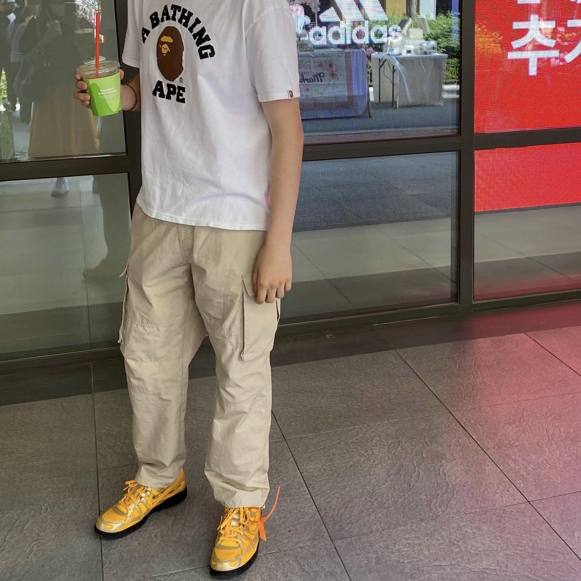 Nike x Off-White Air Rubber Dunk University Gold 착용 스타일