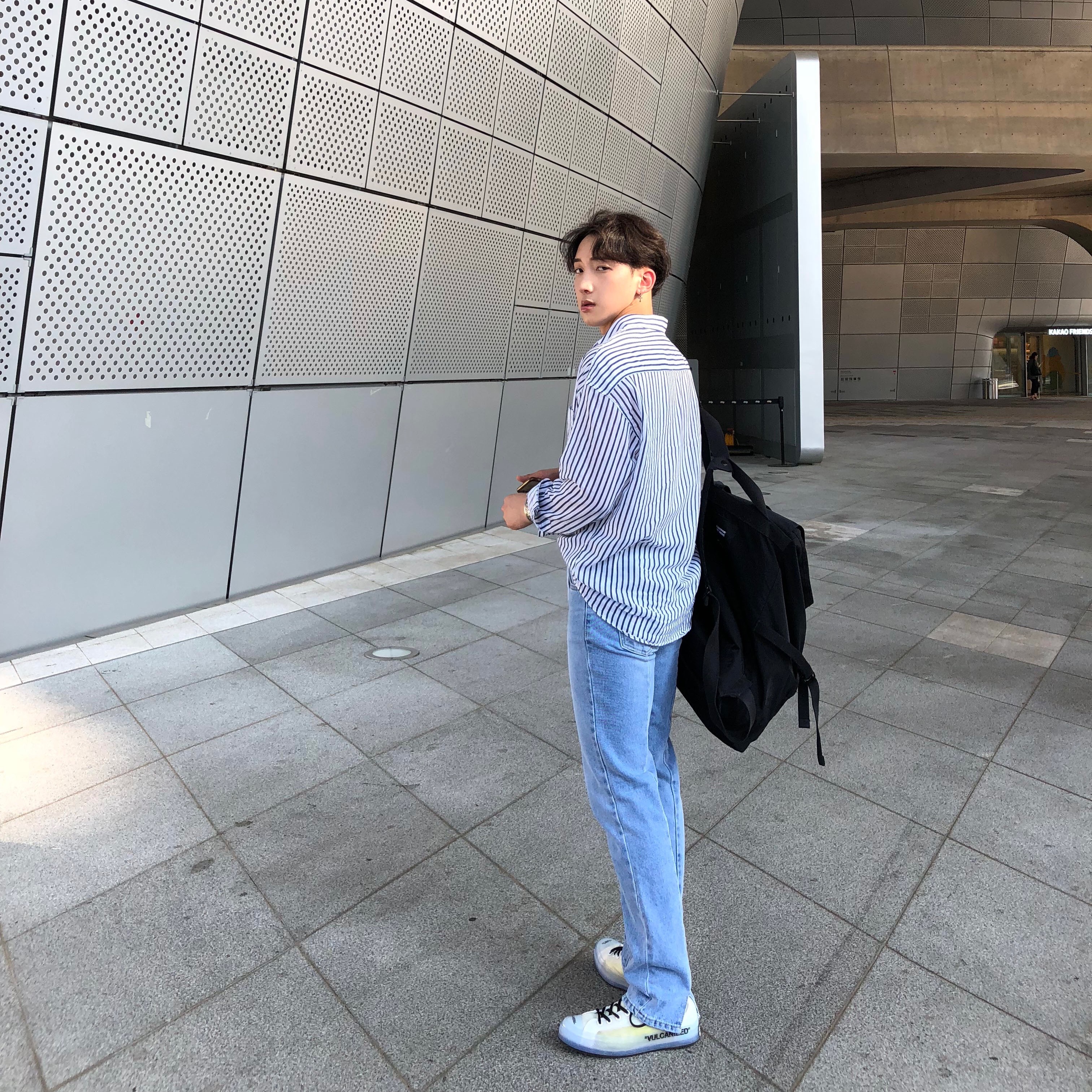 Converse x Off-White Chuck 70 High The Ten 착용 스타일 - 3