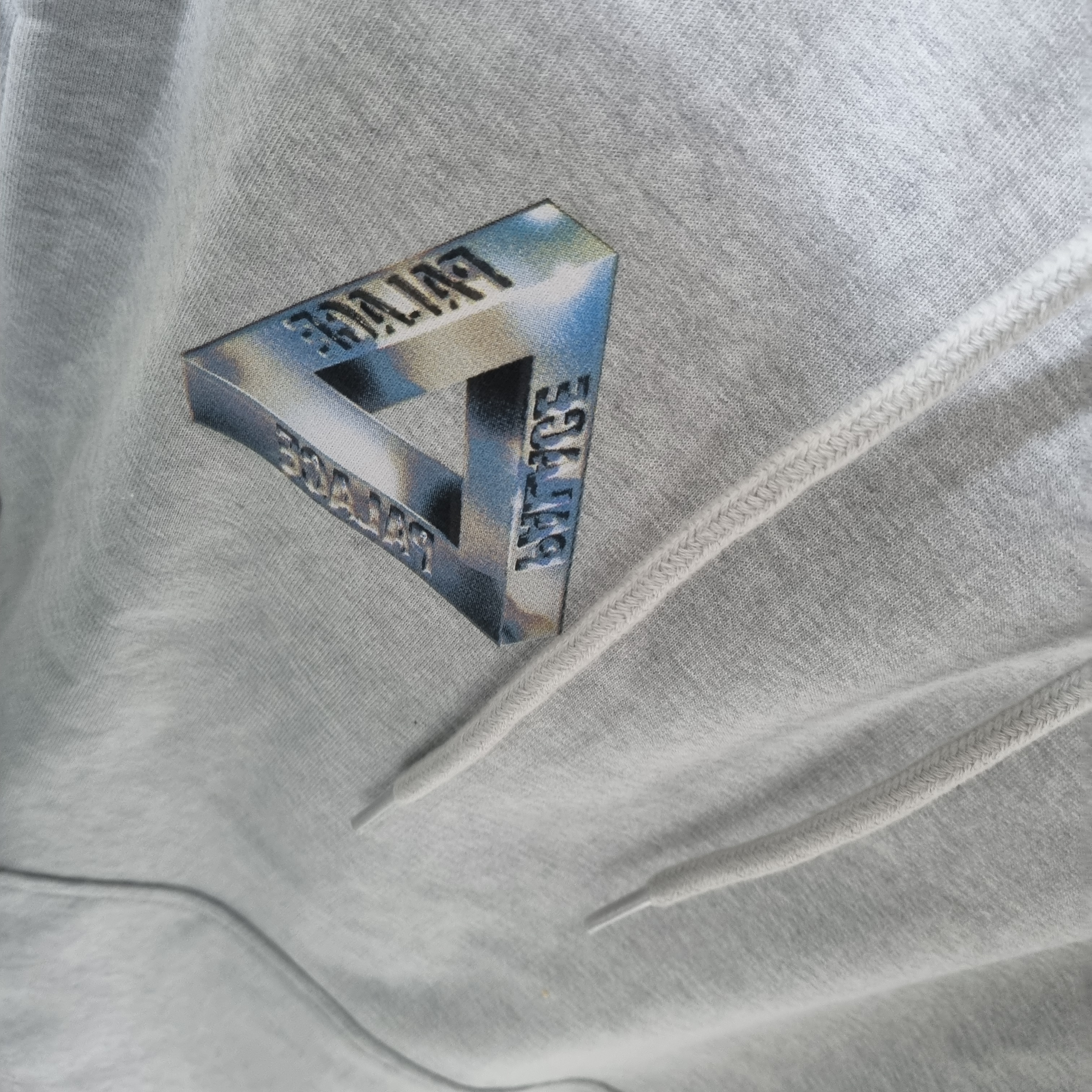 Palace Tri-Chrome Hood Grey Marl - 21SS 착용 스타일