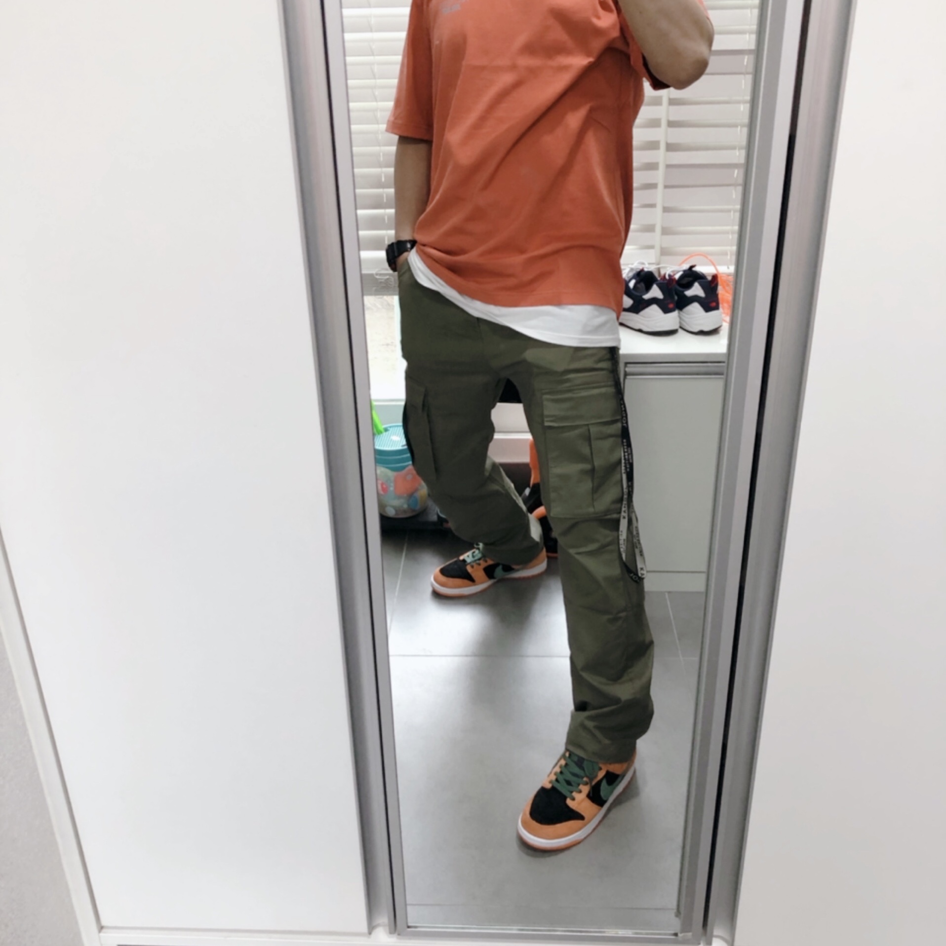 Nike Dunk Low SP Ceramic, Palace x Arc'teryx T-Shirt Ochre - 20FW 착용 스타일 - 1