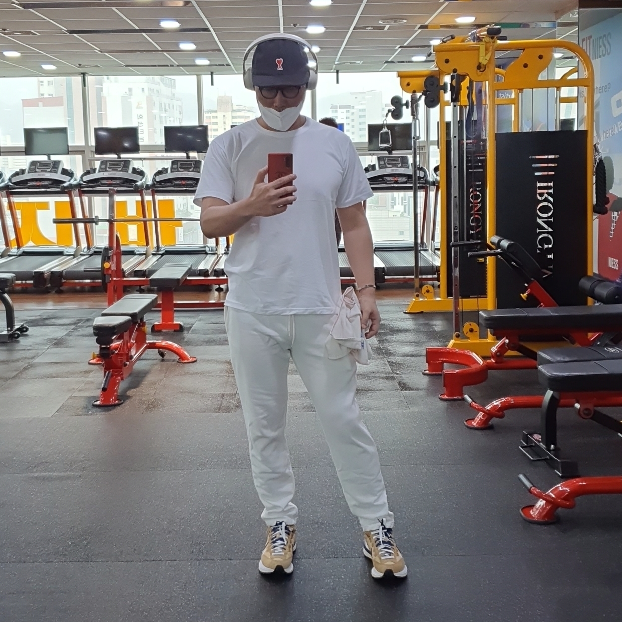 nicolefarhi님의 스타일