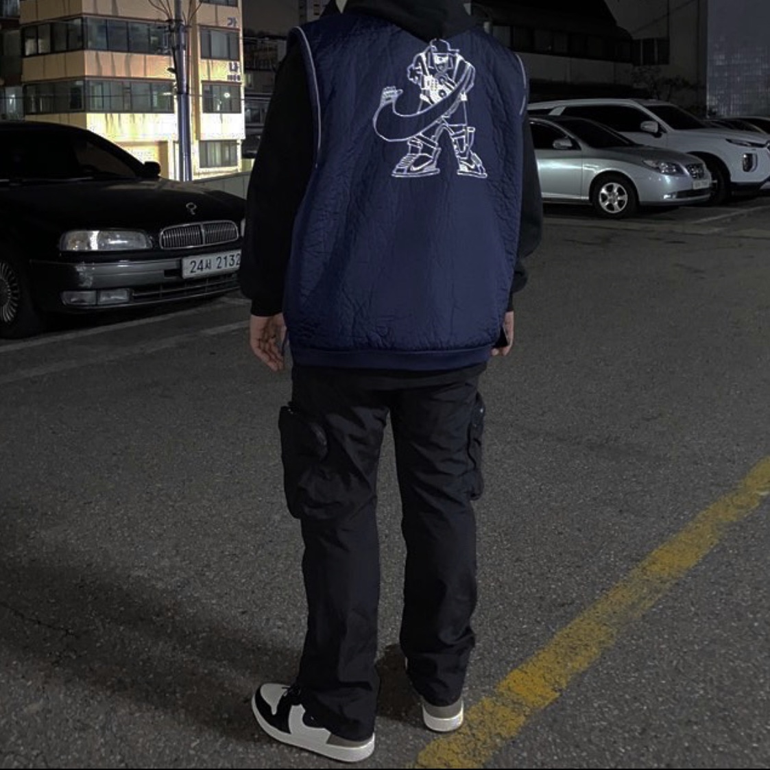 Nike x Cav Empt Vest Navy, Jordan 1 Retro High OG Black Mocha 착용 스타일