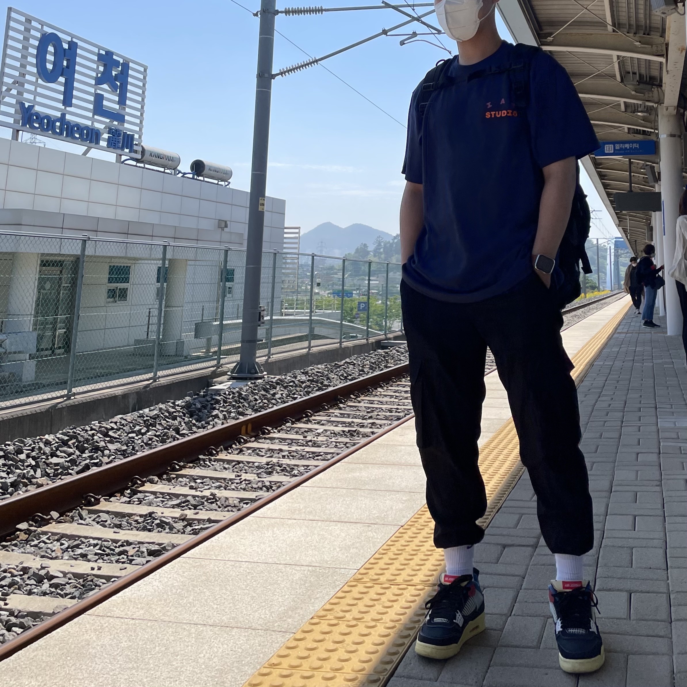 IAB Studio x JTBC T-shirt, Jordan 4 x Union Retro Off Noir 착용 스타일