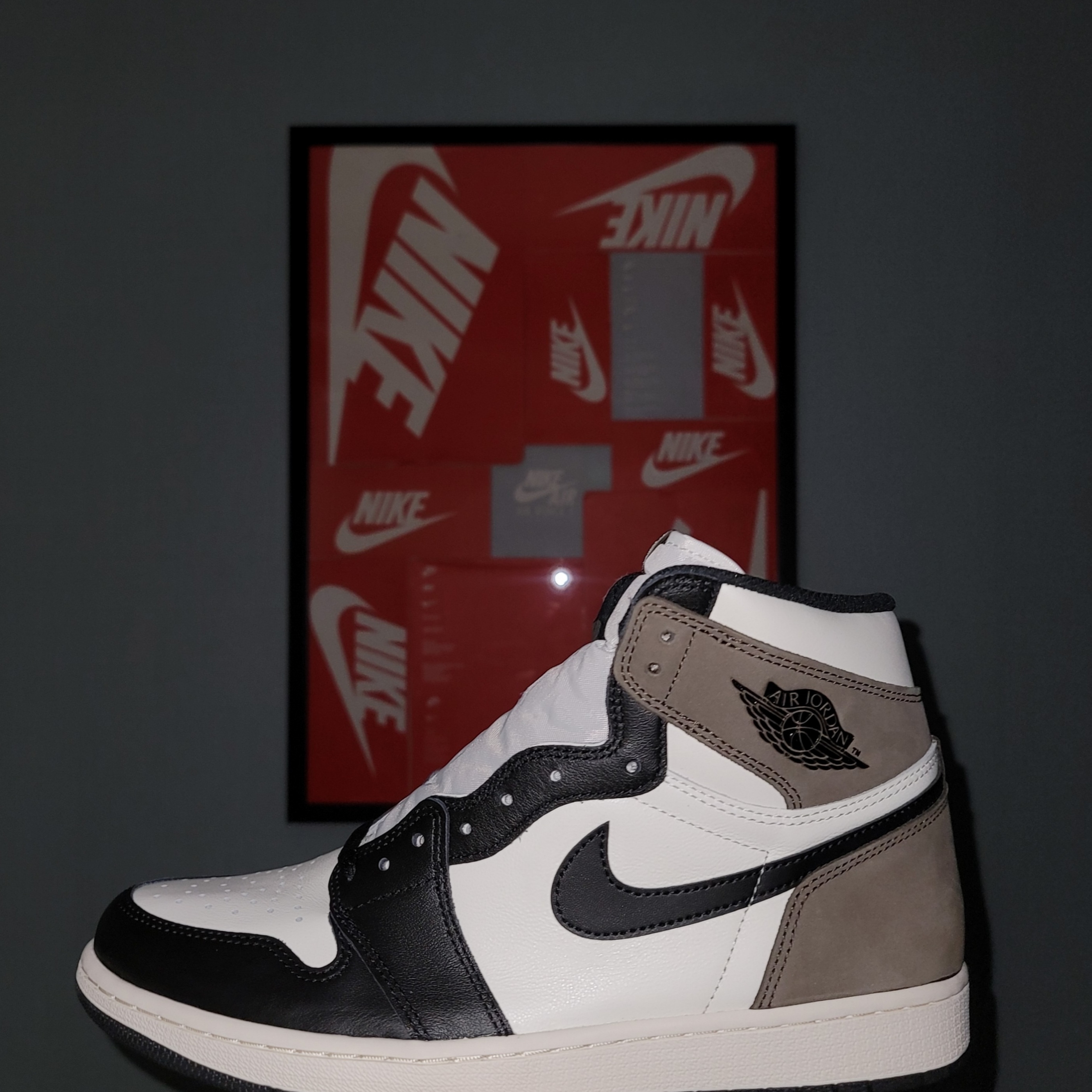Jordan 1 Retro High OG Black Mocha 착용 스타일 - 1