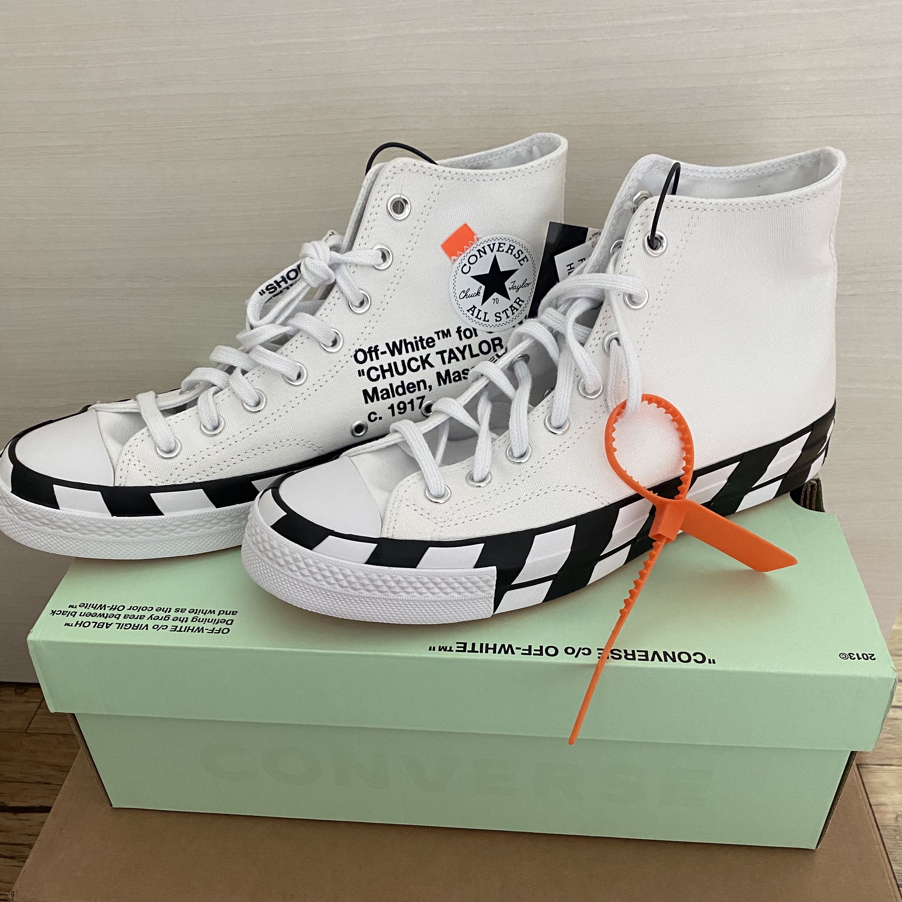 Converse x Off-White Chuck 70 High V2 2021 착용 스타일