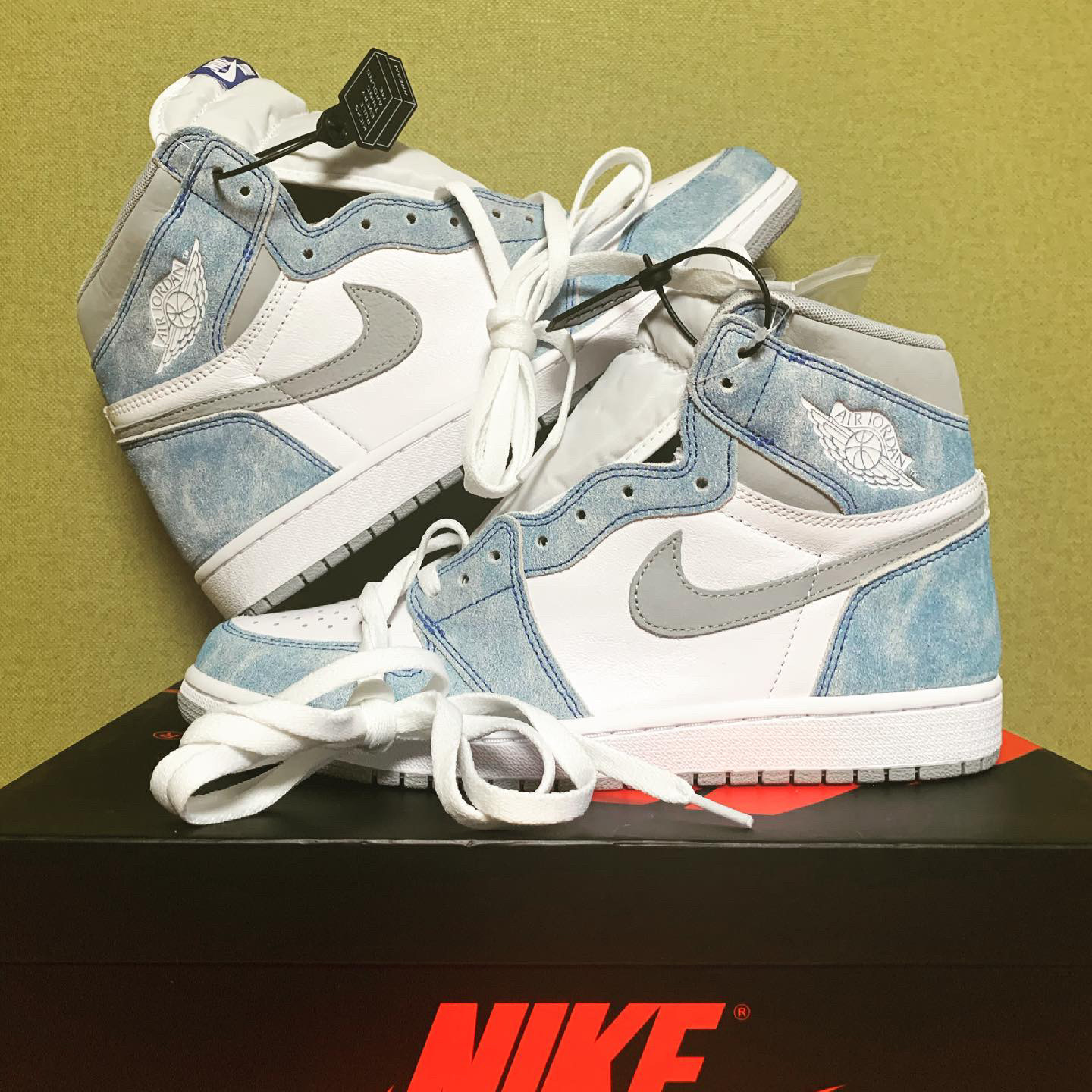 Jordan 1 Retro High OG Hyper Royal 착용 스타일 - 2