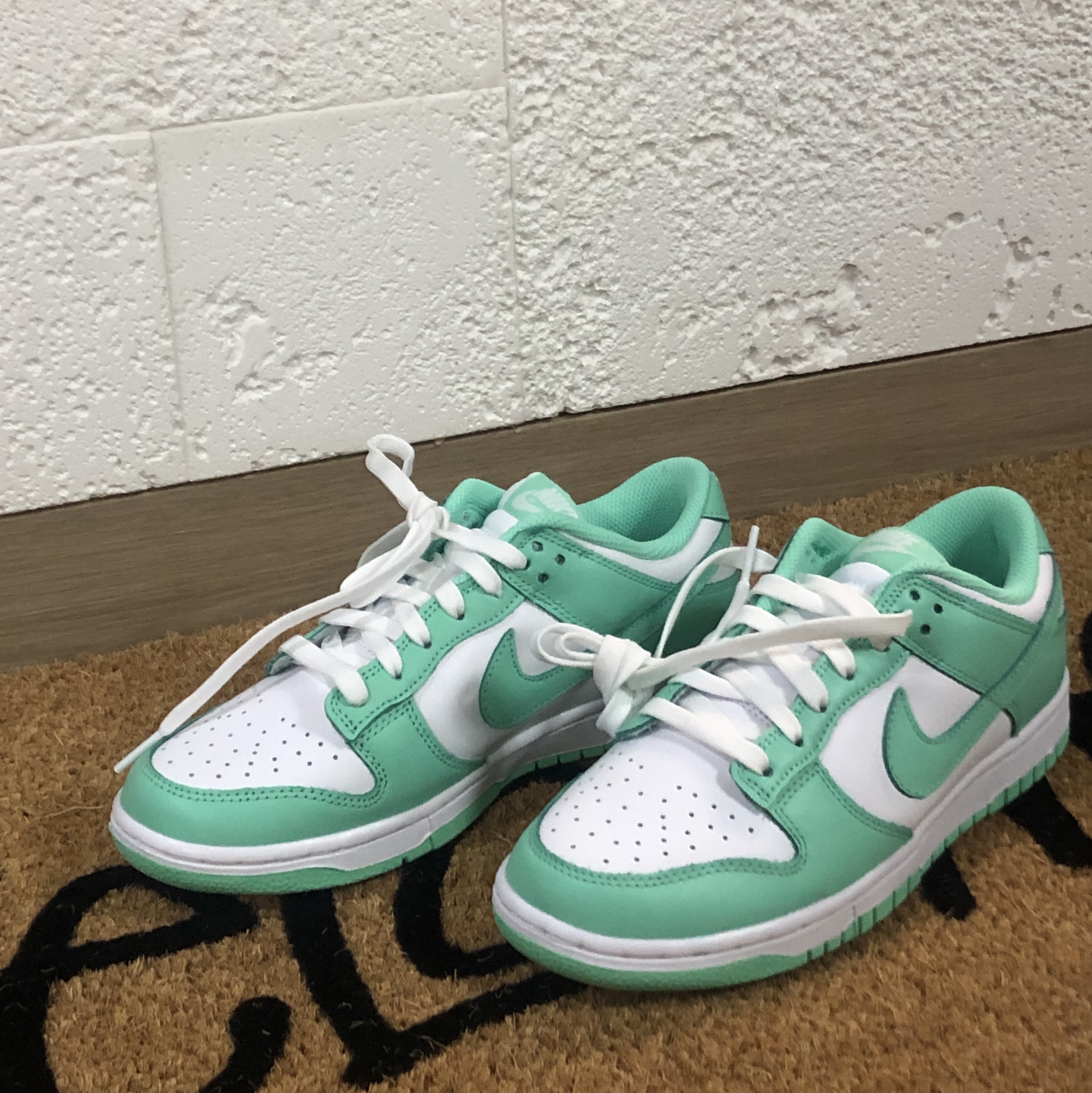 (W) Nike Dunk Low Green Glow 착용 스타일