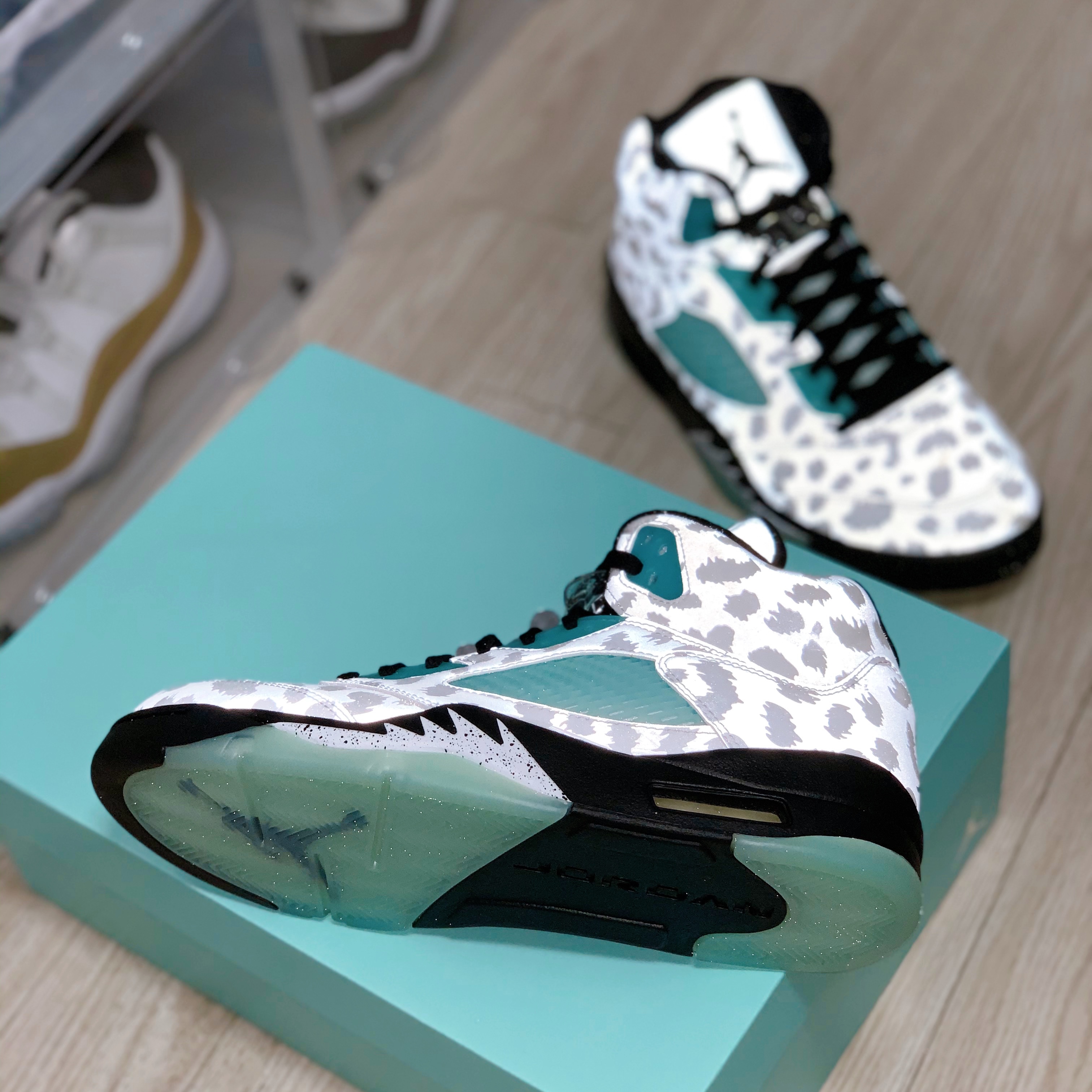 Jordan 5 Retro Island Green 착용 스타일 - 3