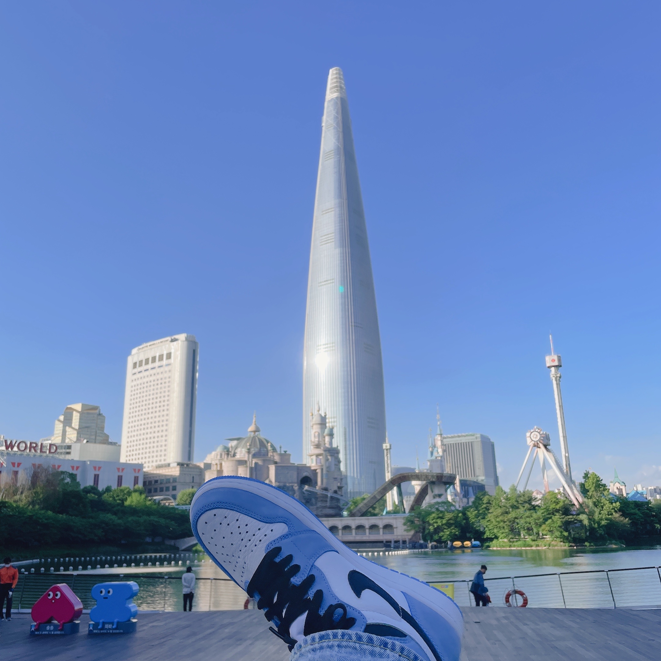 Jordan 1 Retro High OG University Blue 착용 스타일